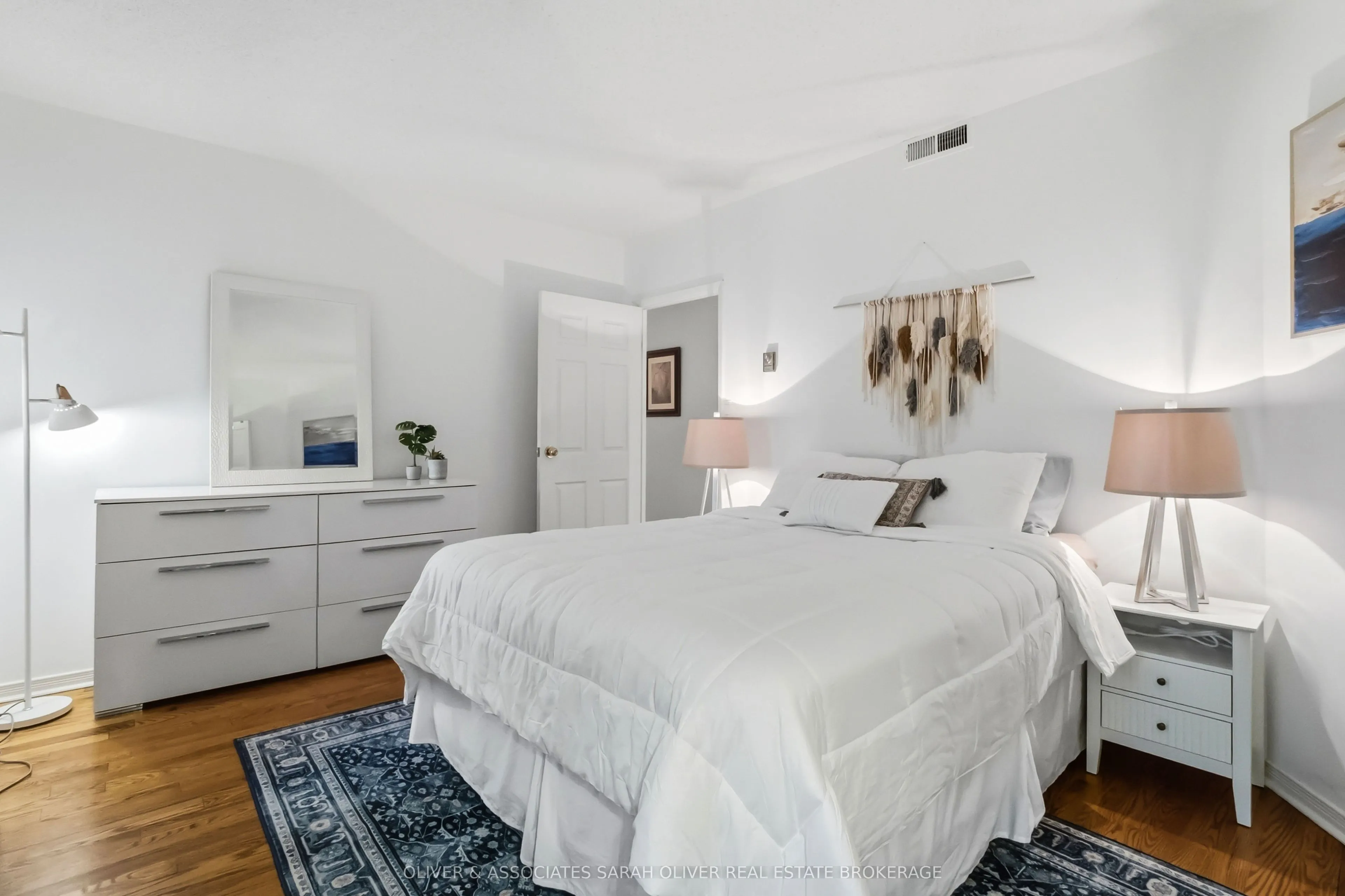285 Queens Avenue #101