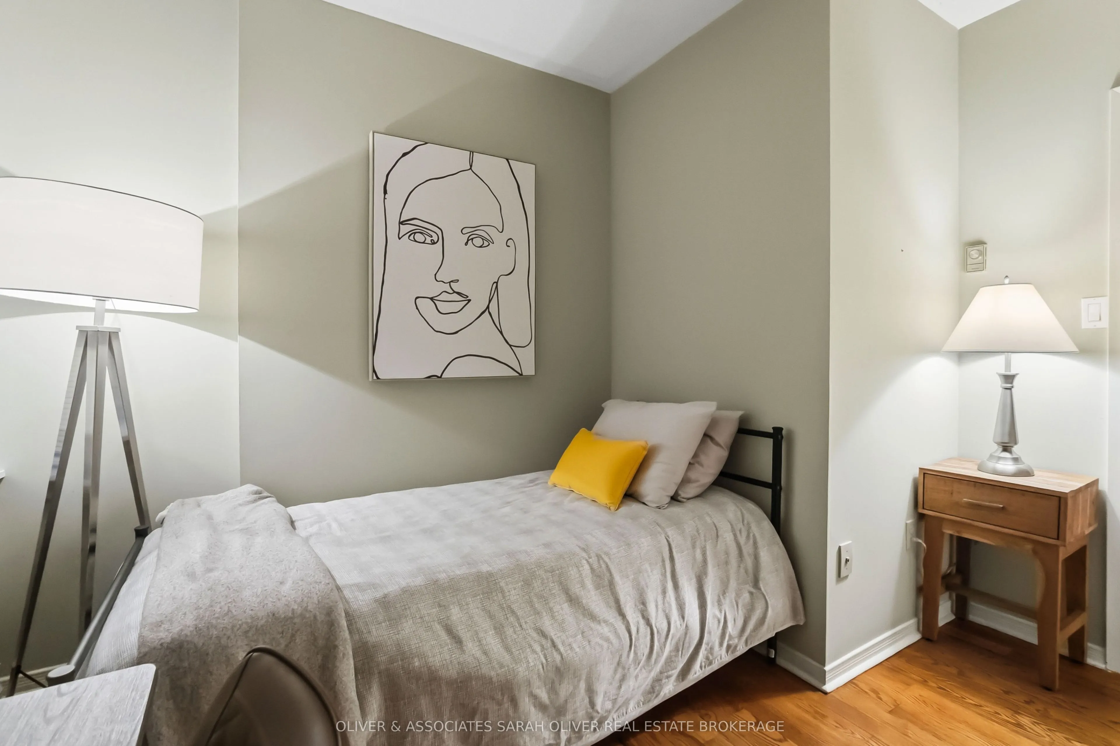 285 Queens Avenue #101