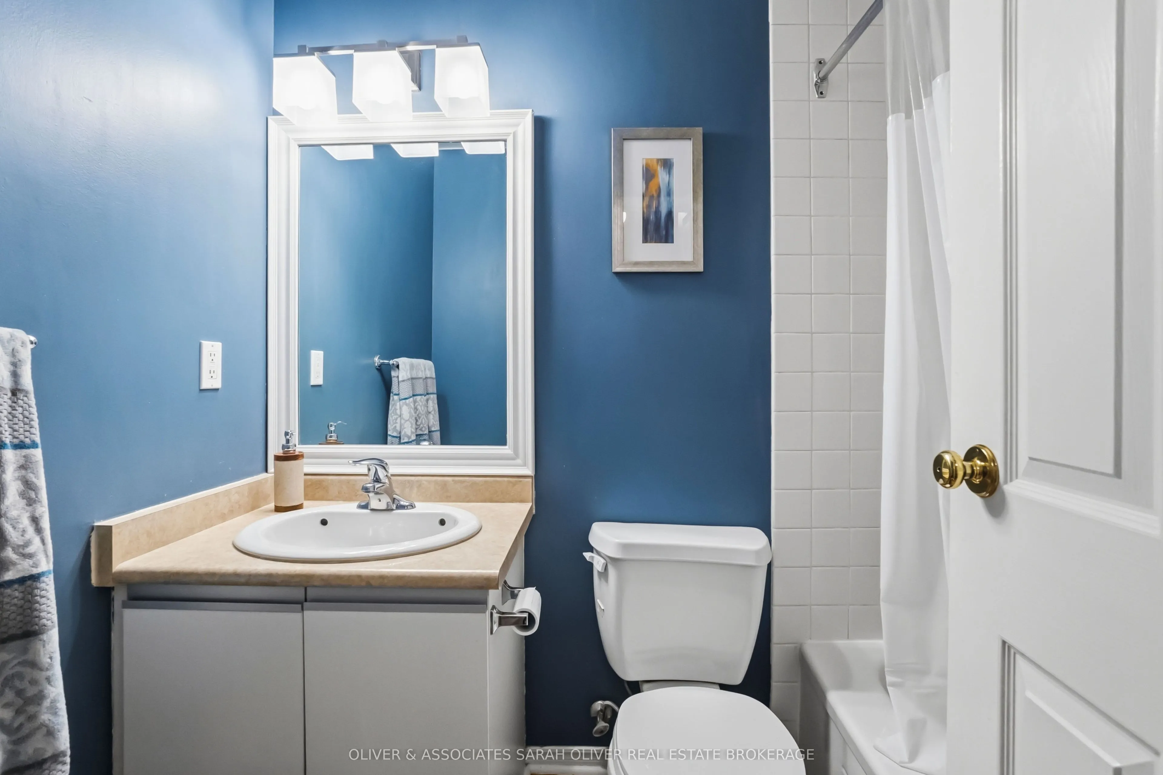 285 Queens Avenue #101