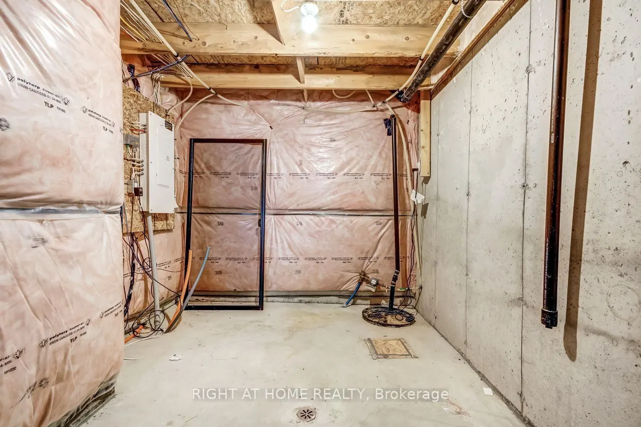819 Kleinburg Drive #4
