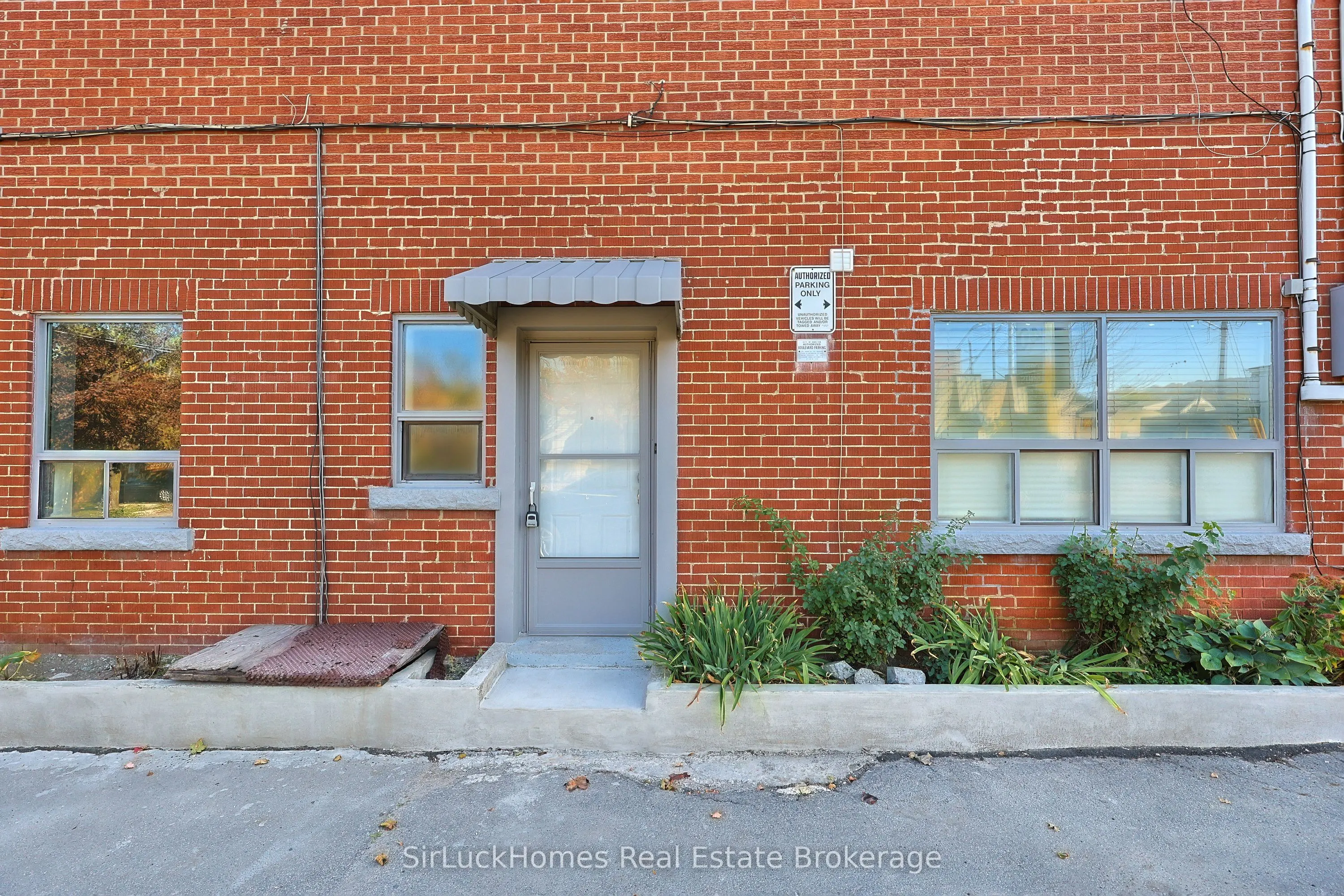 1241 Main Street E #1