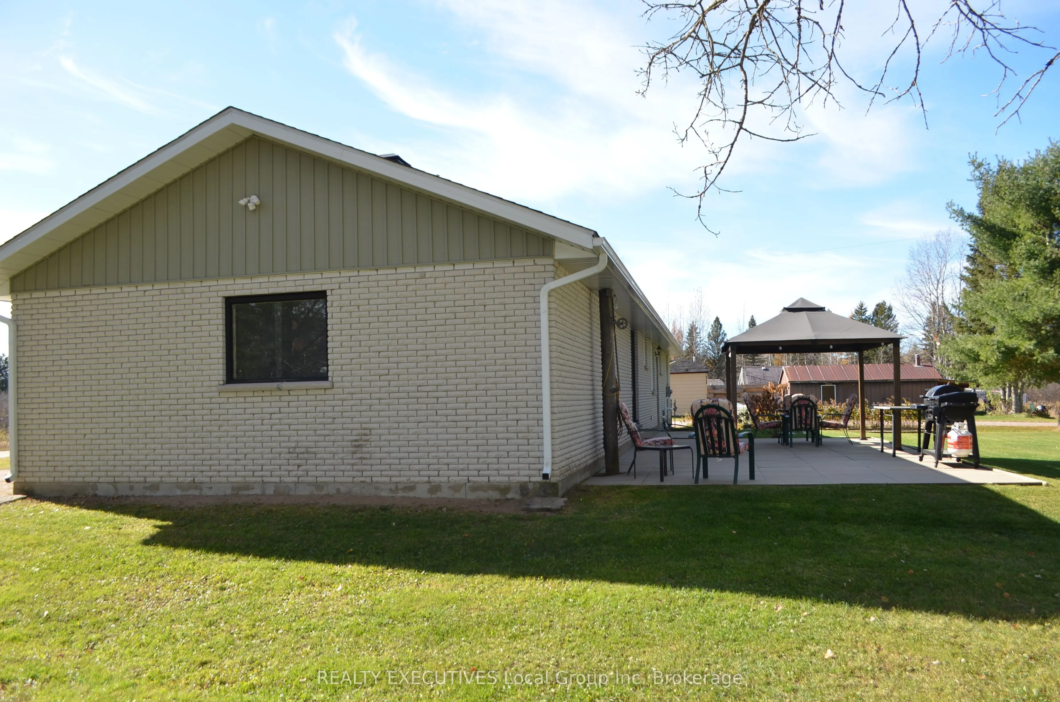 202 Young Street E