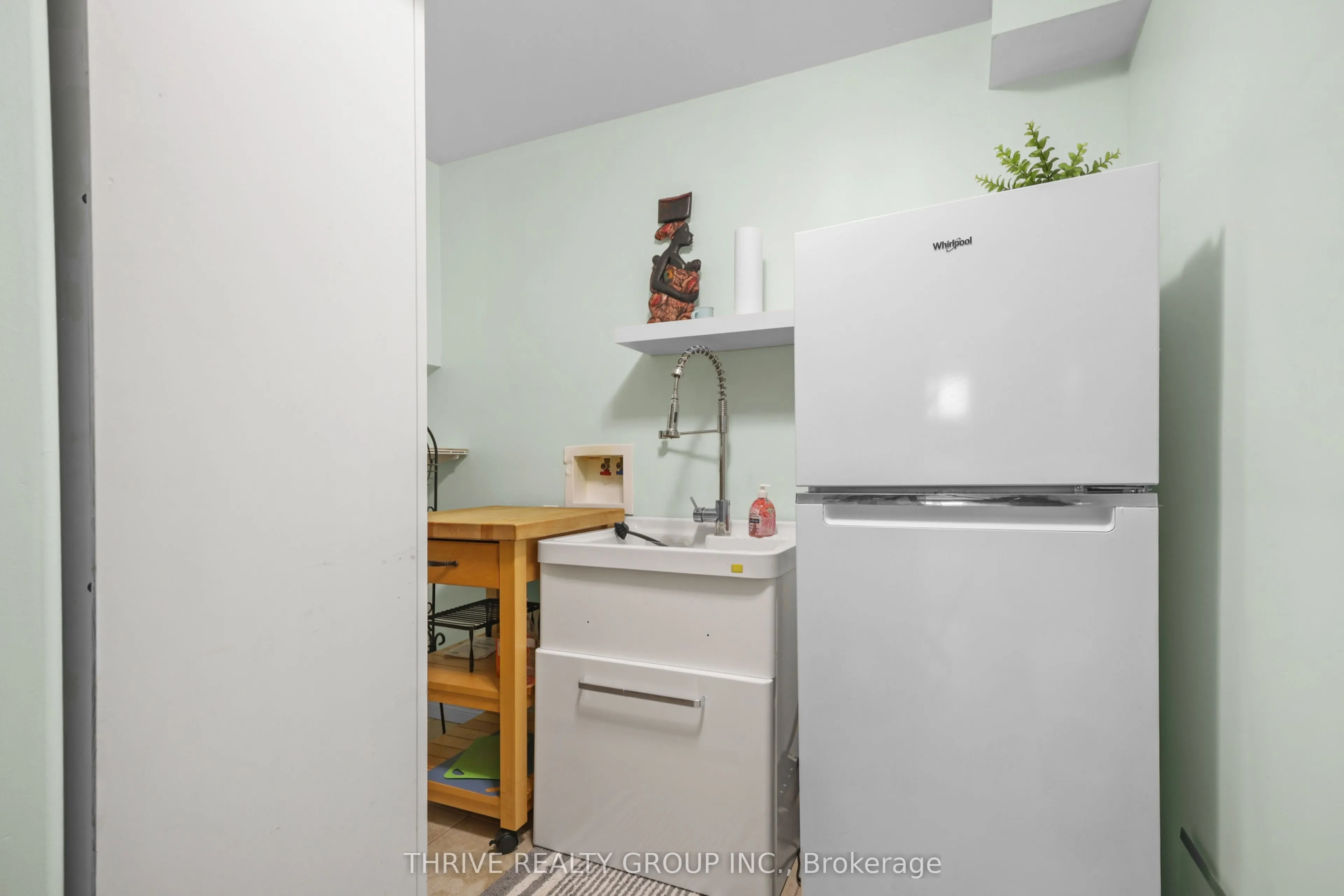 696 Commissioners Road #5