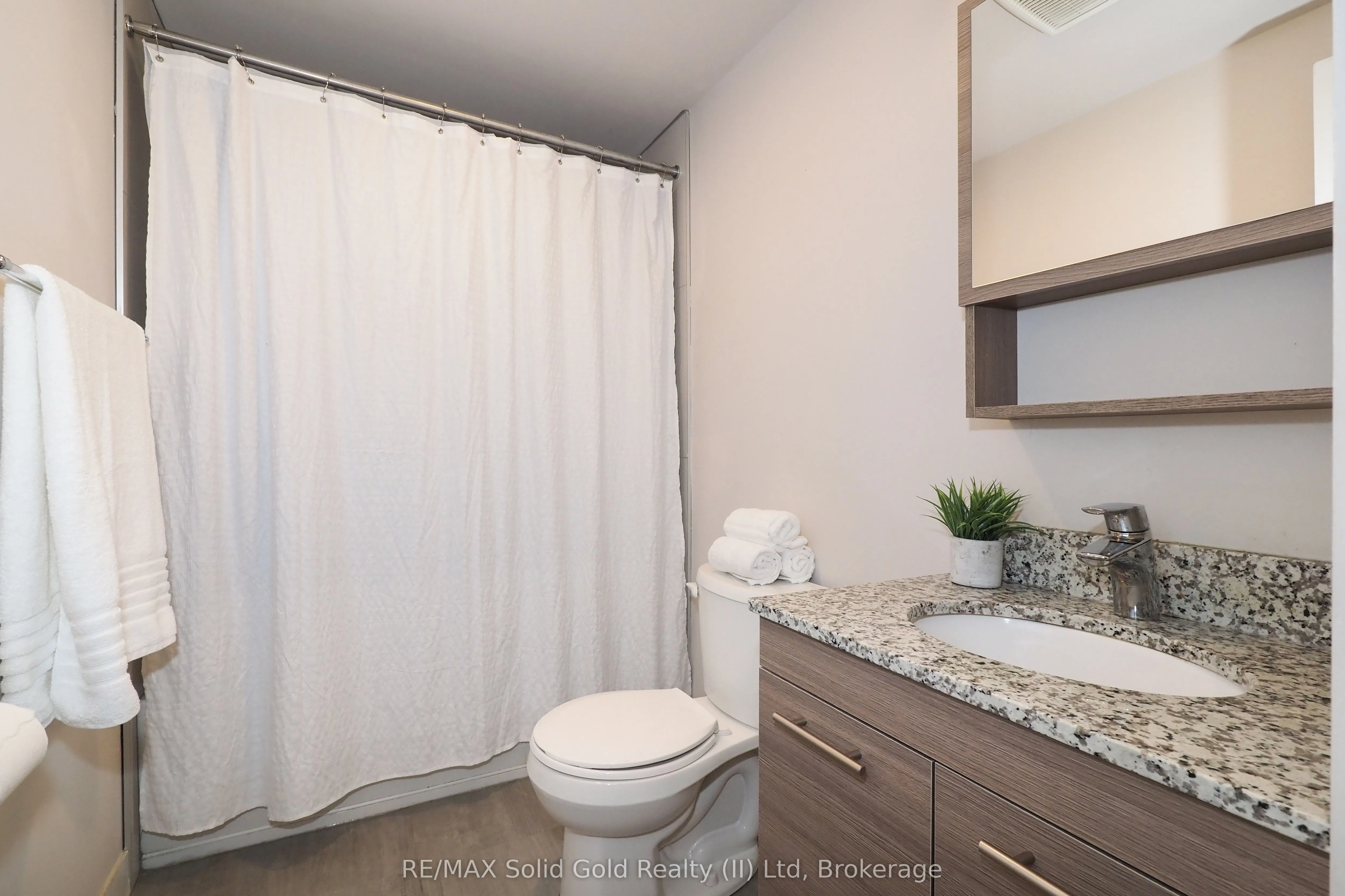 288 Albert Street #208