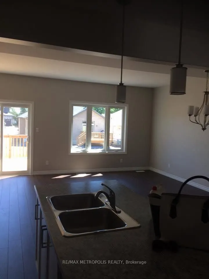 38 Ledgerock Court