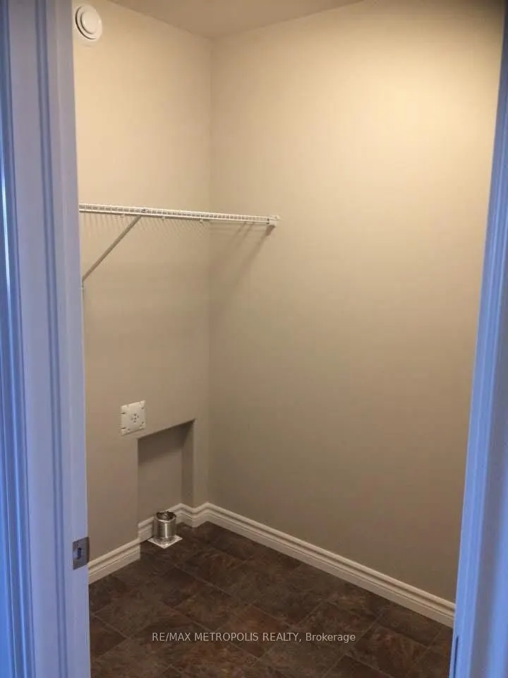38 Ledgerock Court