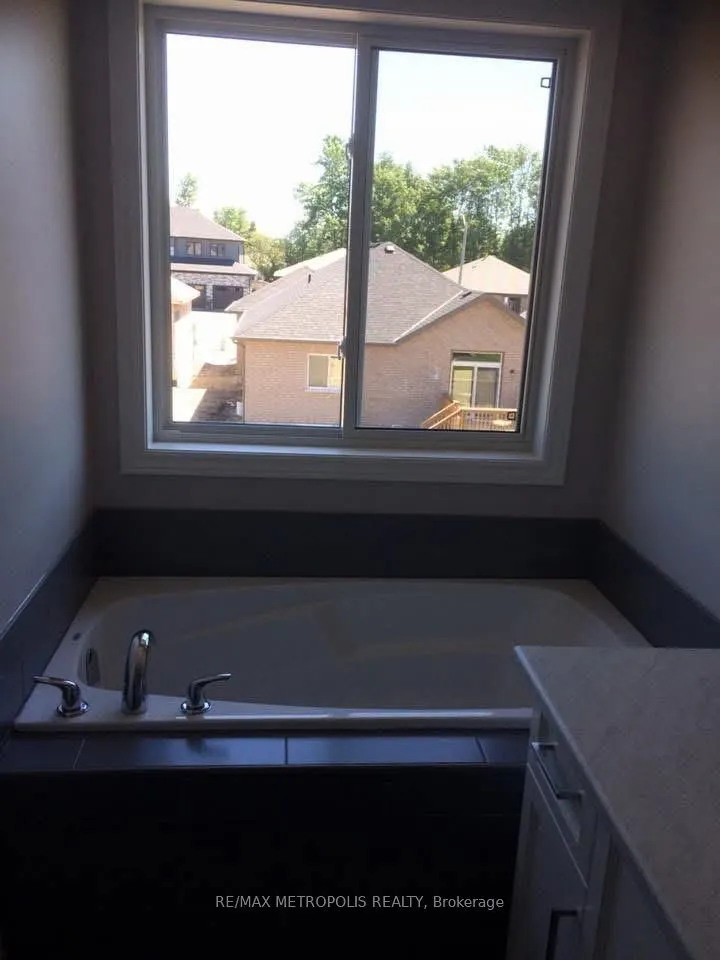 38 Ledgerock Court