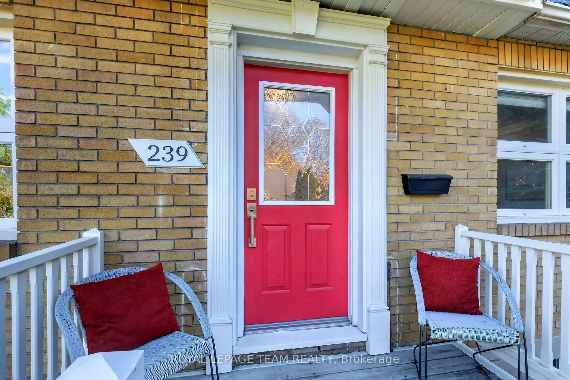 239 Harcourt Avenue