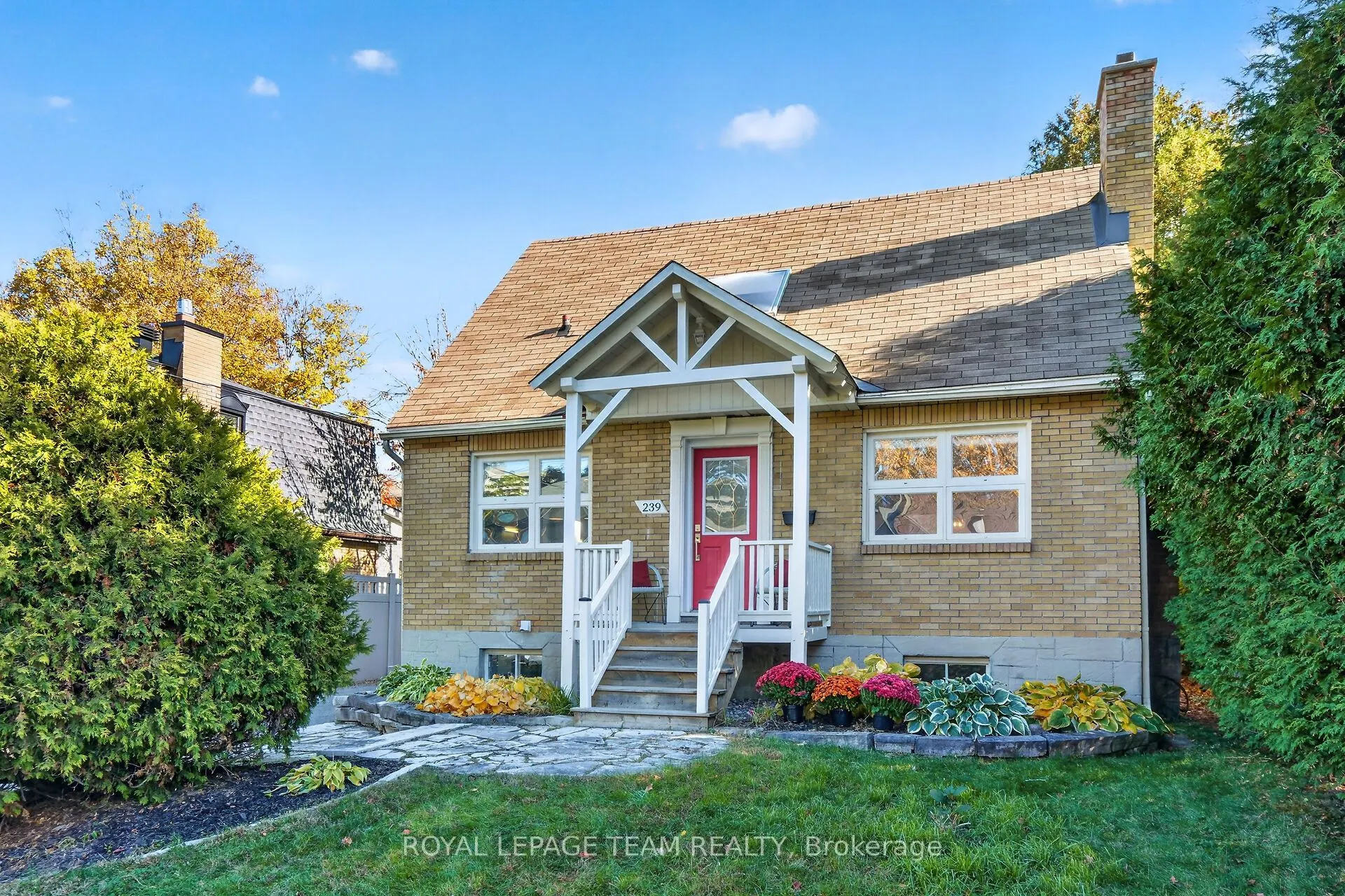 239 Harcourt Avenue
