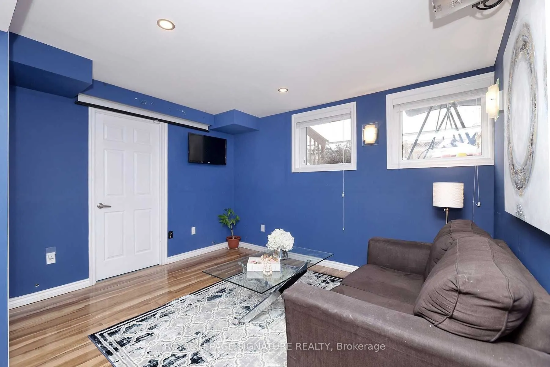 77 Manhattan Circle