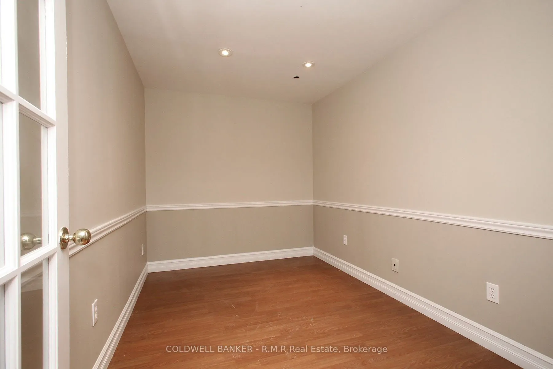 405 George Street S