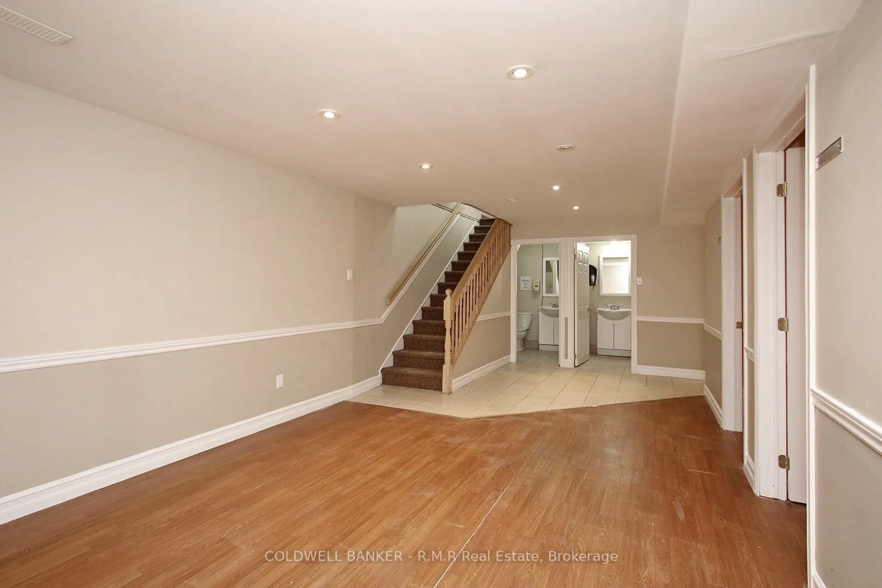 405 George Street S