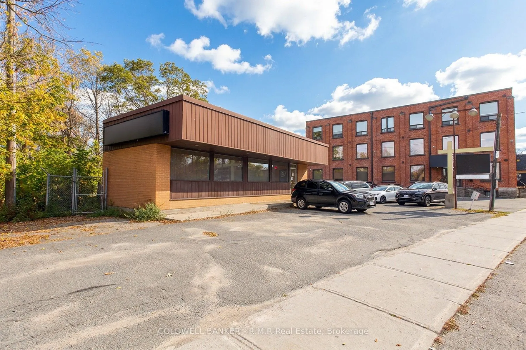 405 George Street S