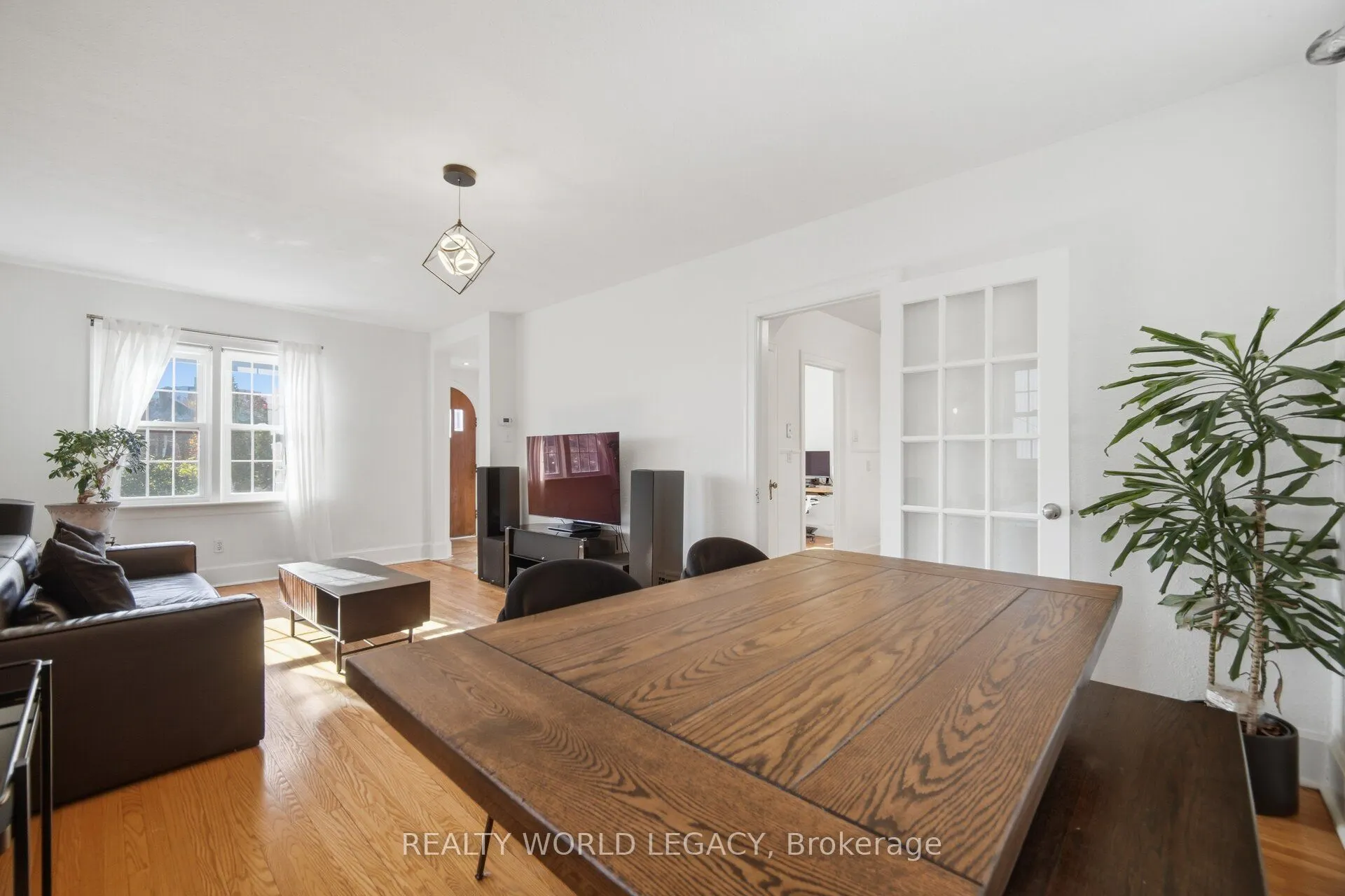11 Rock Avenue