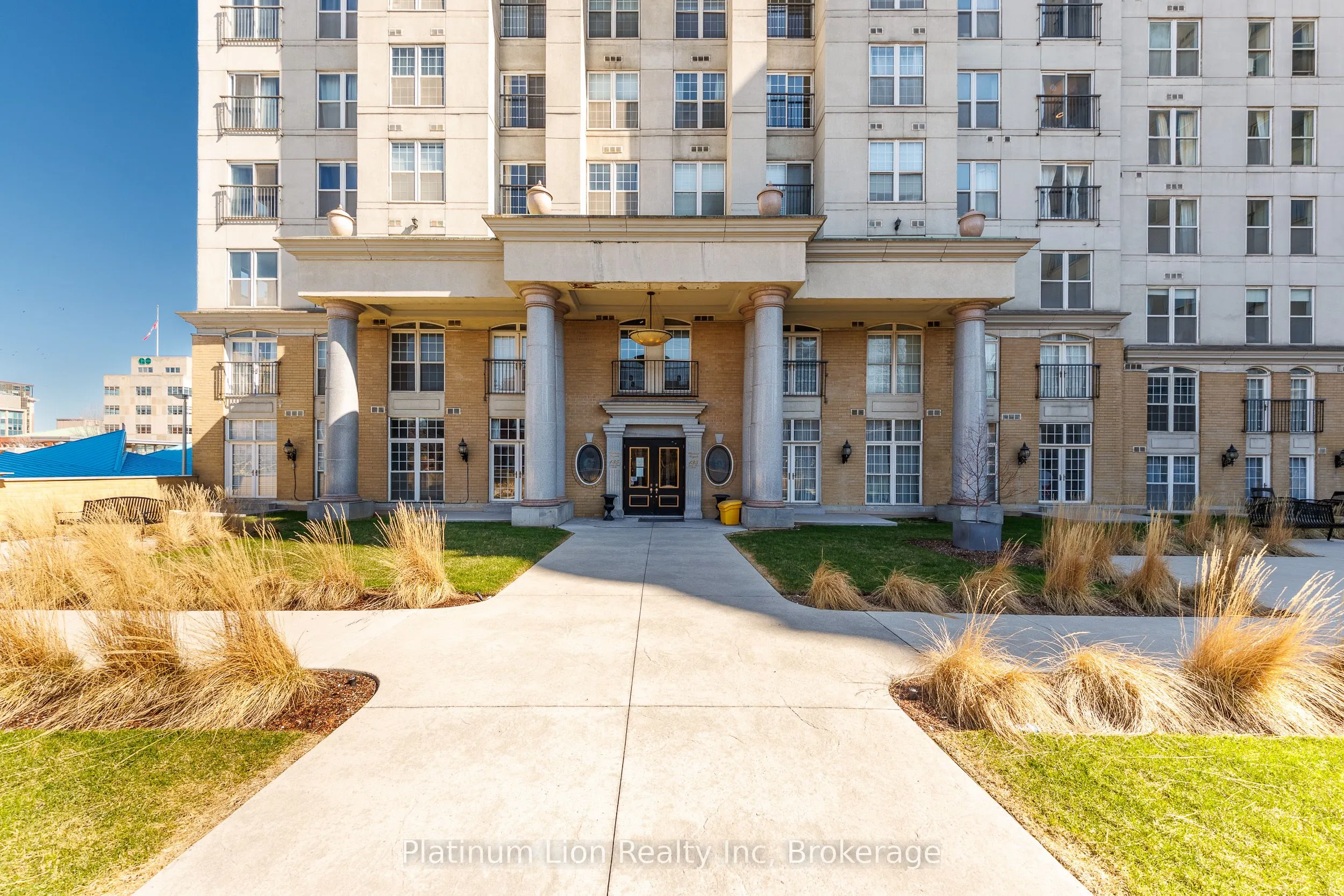 135 James Street S #910