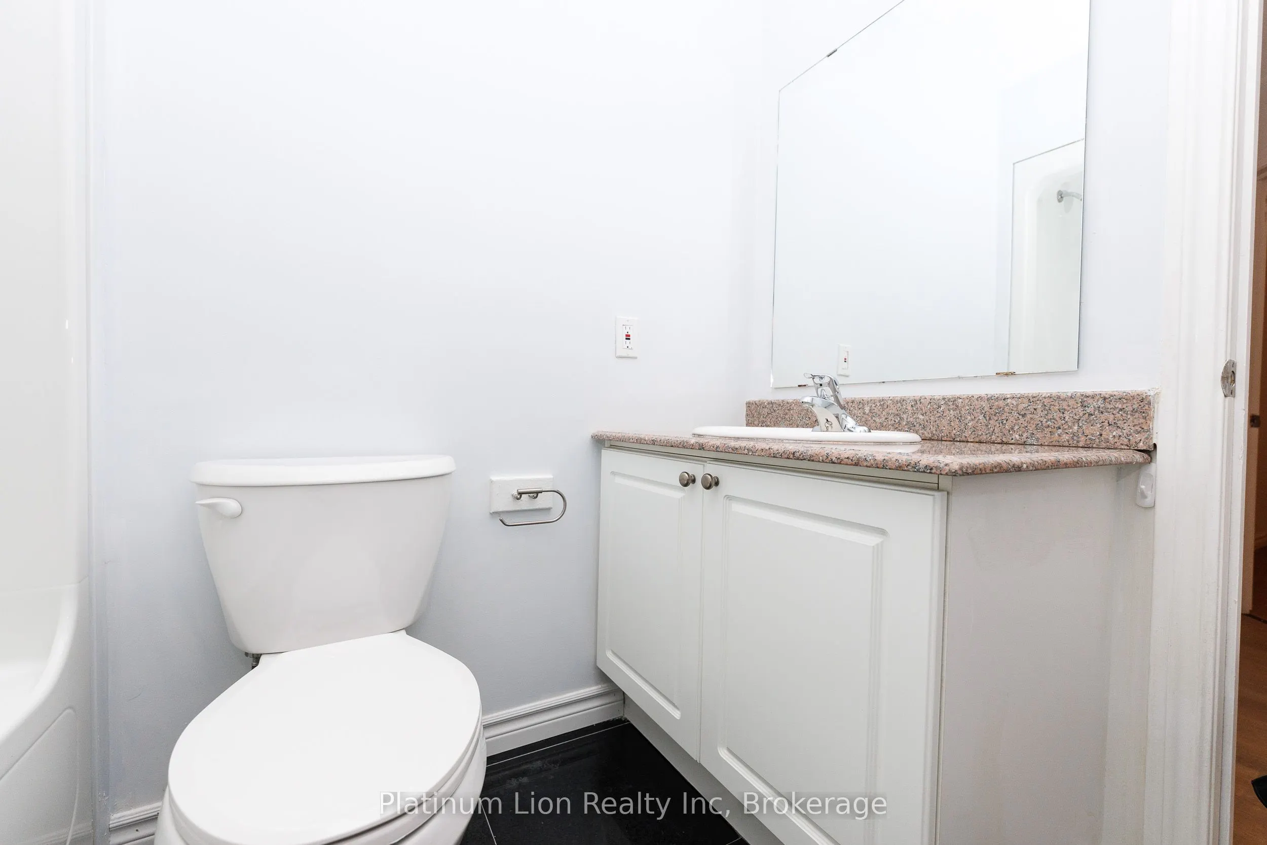 135 James Street S #910