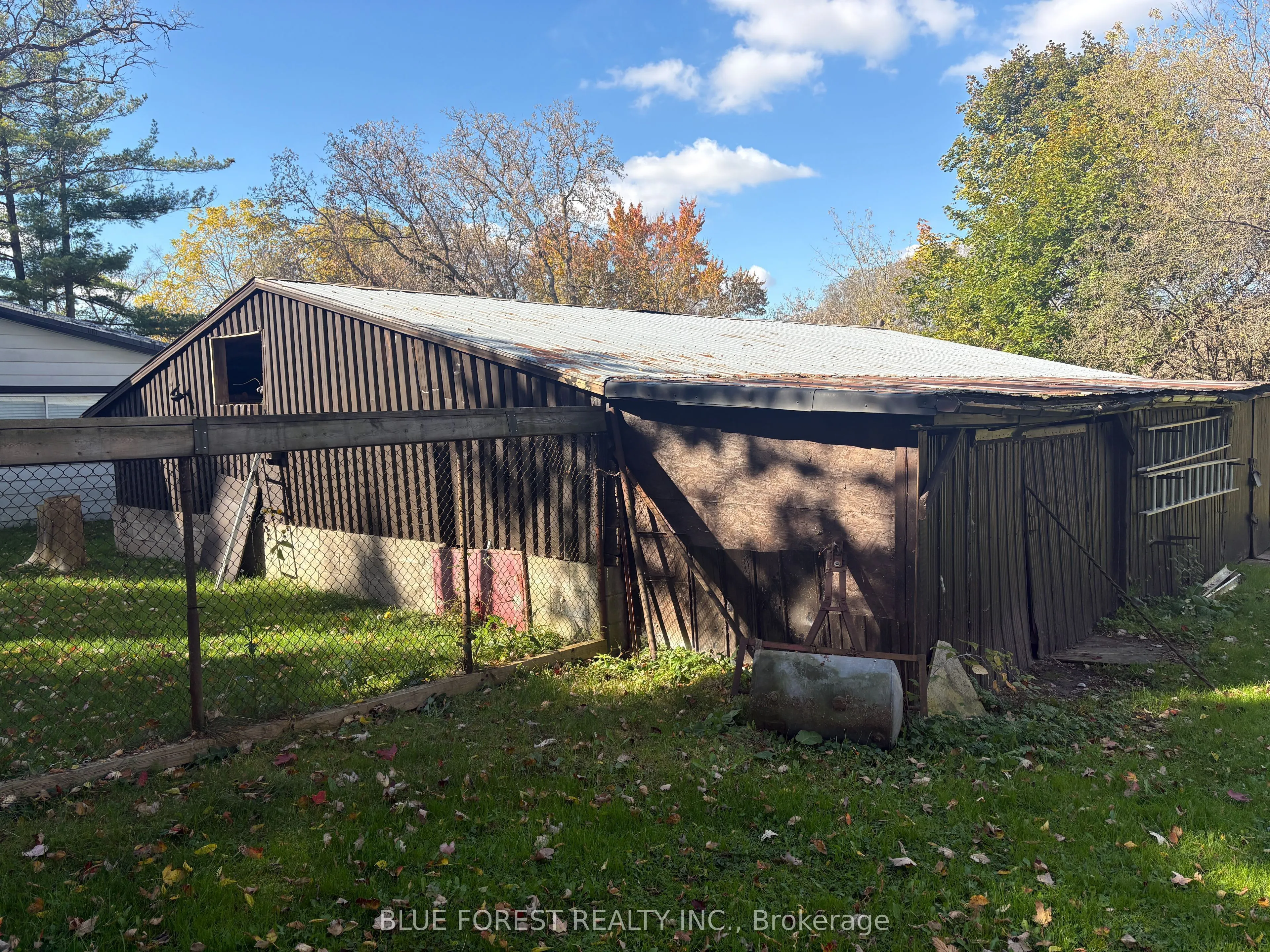 15 Charles Street N
