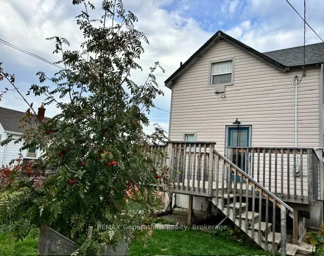831 McIntosh Street