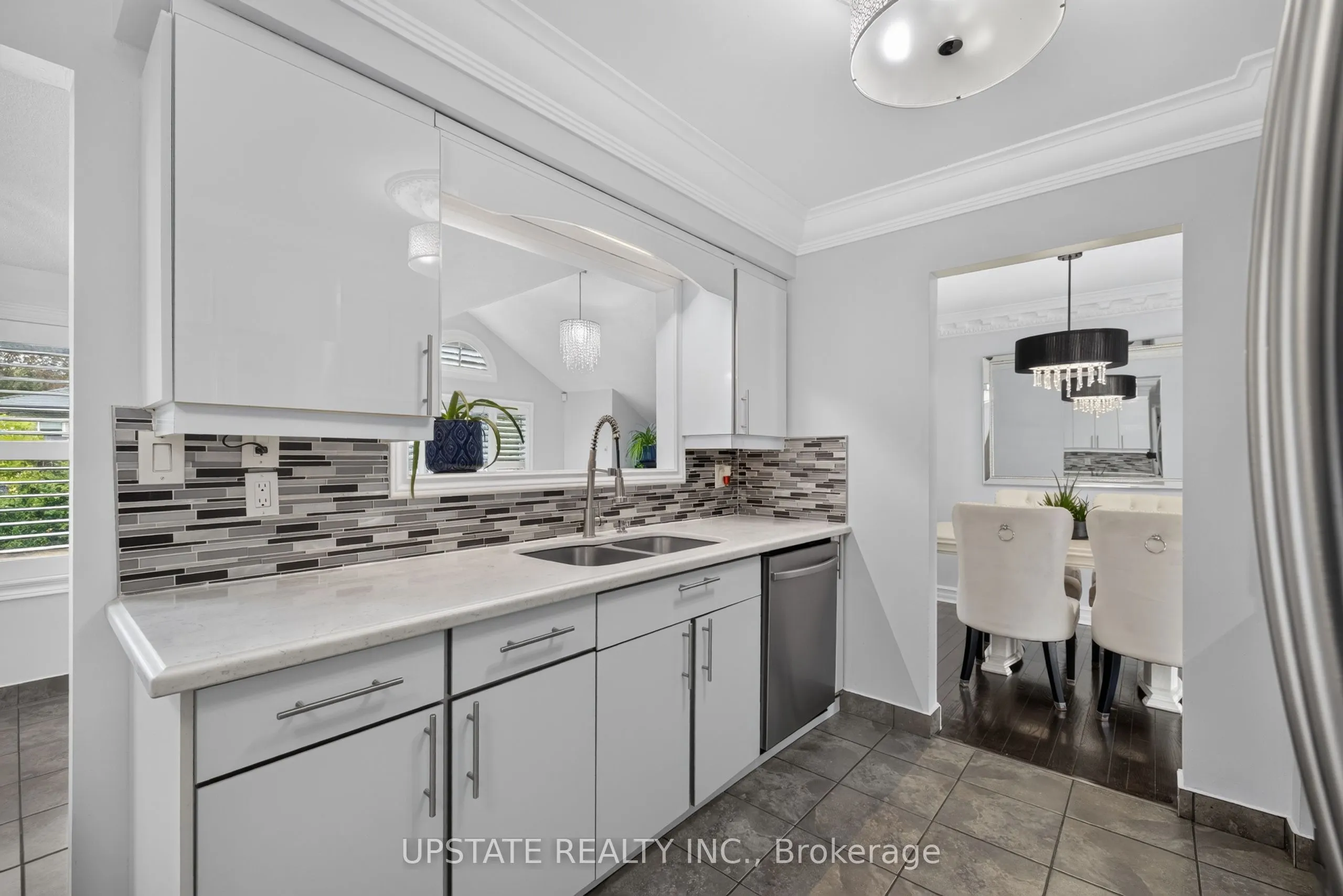 221 Cedarwoods Crescent
