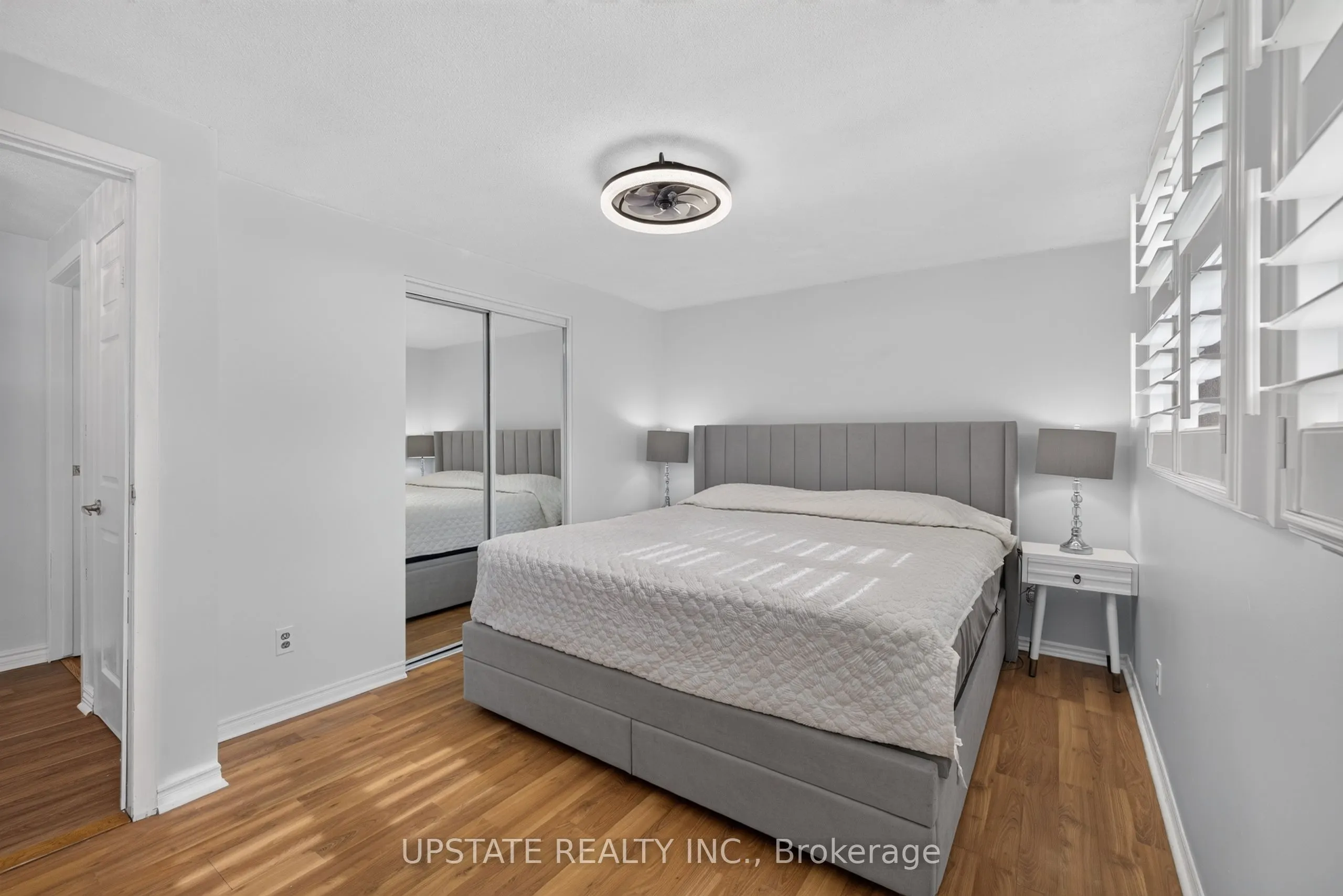 221 Cedarwoods Crescent