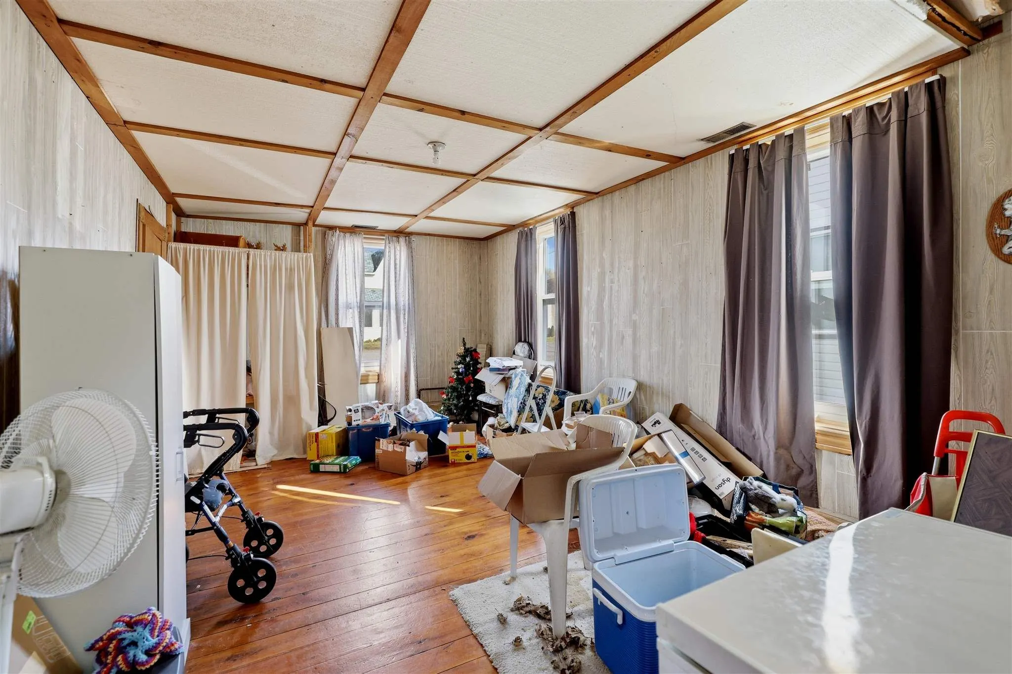 11 Huron Street E