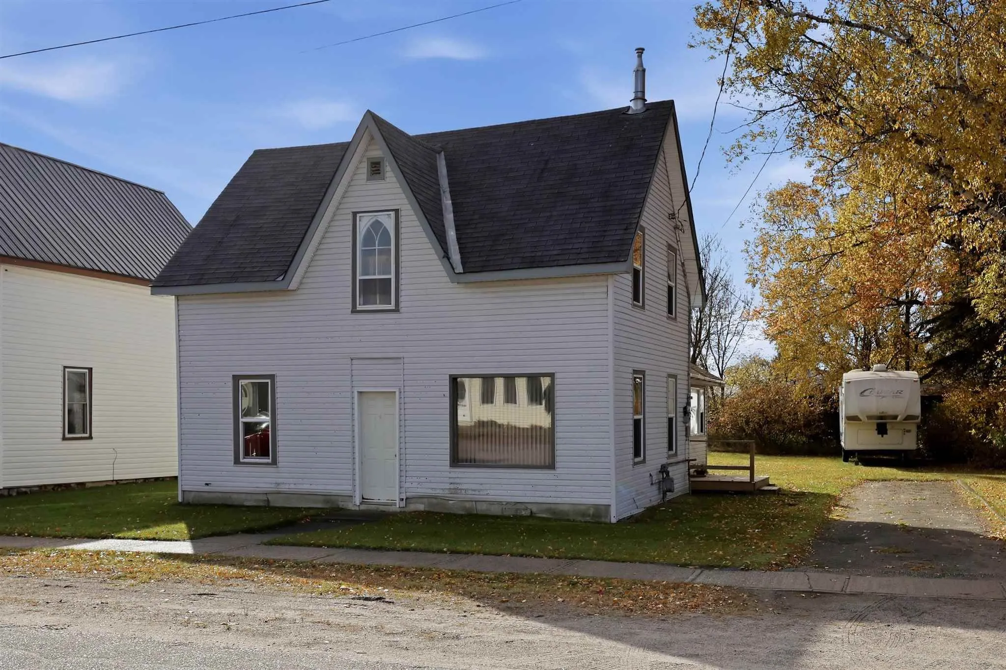 11 Huron Street E