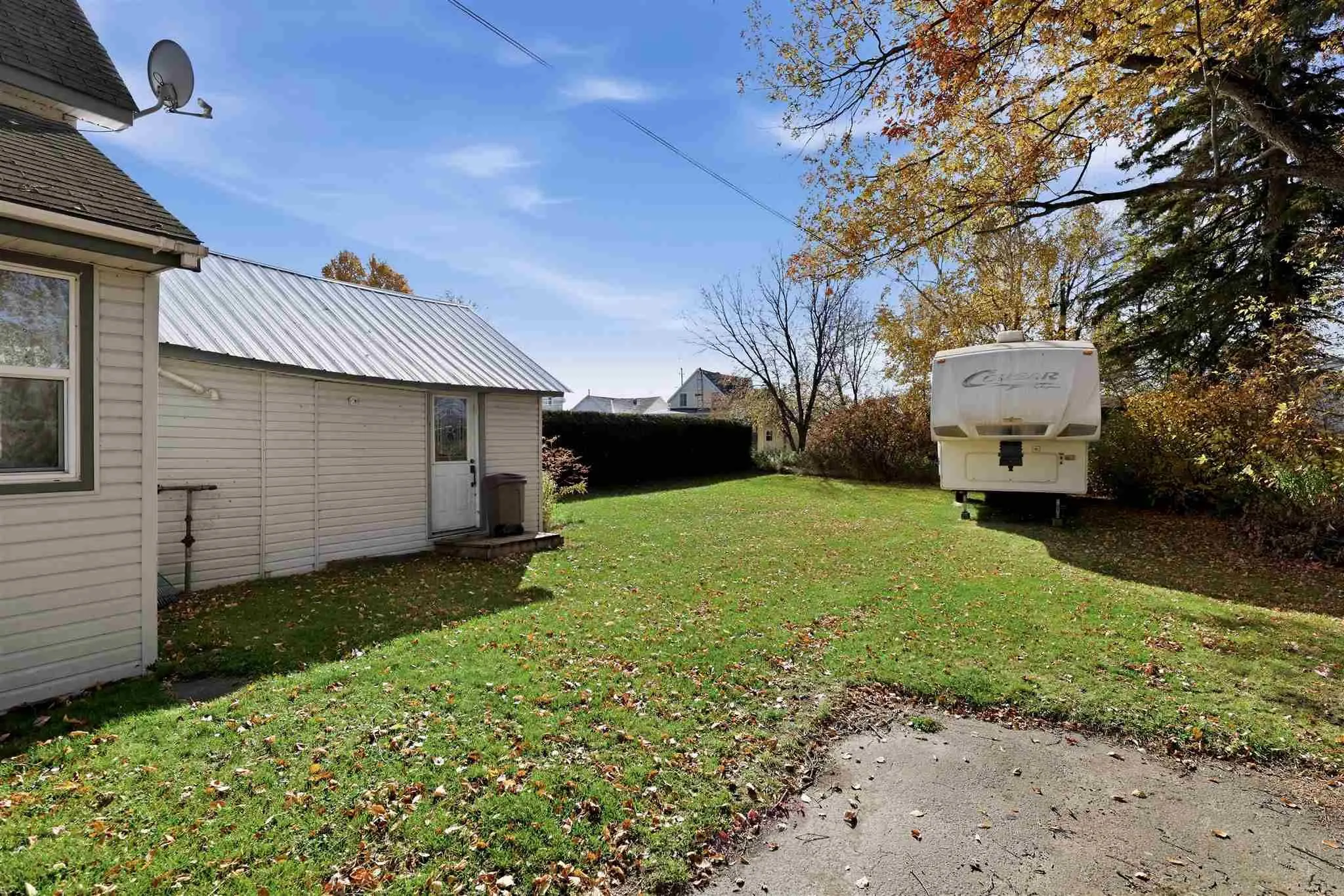 11 Huron Street E