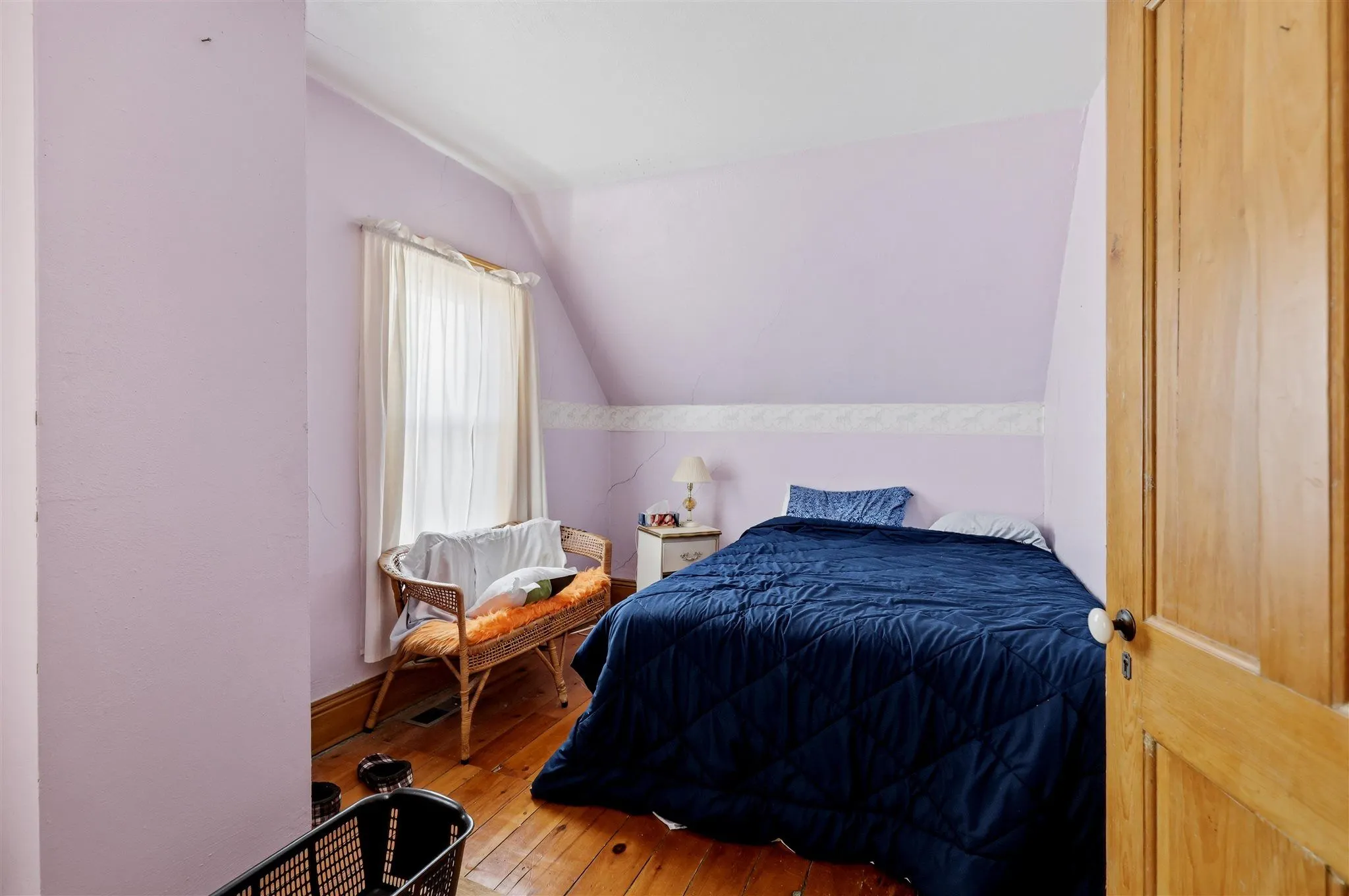 11 Huron Street E