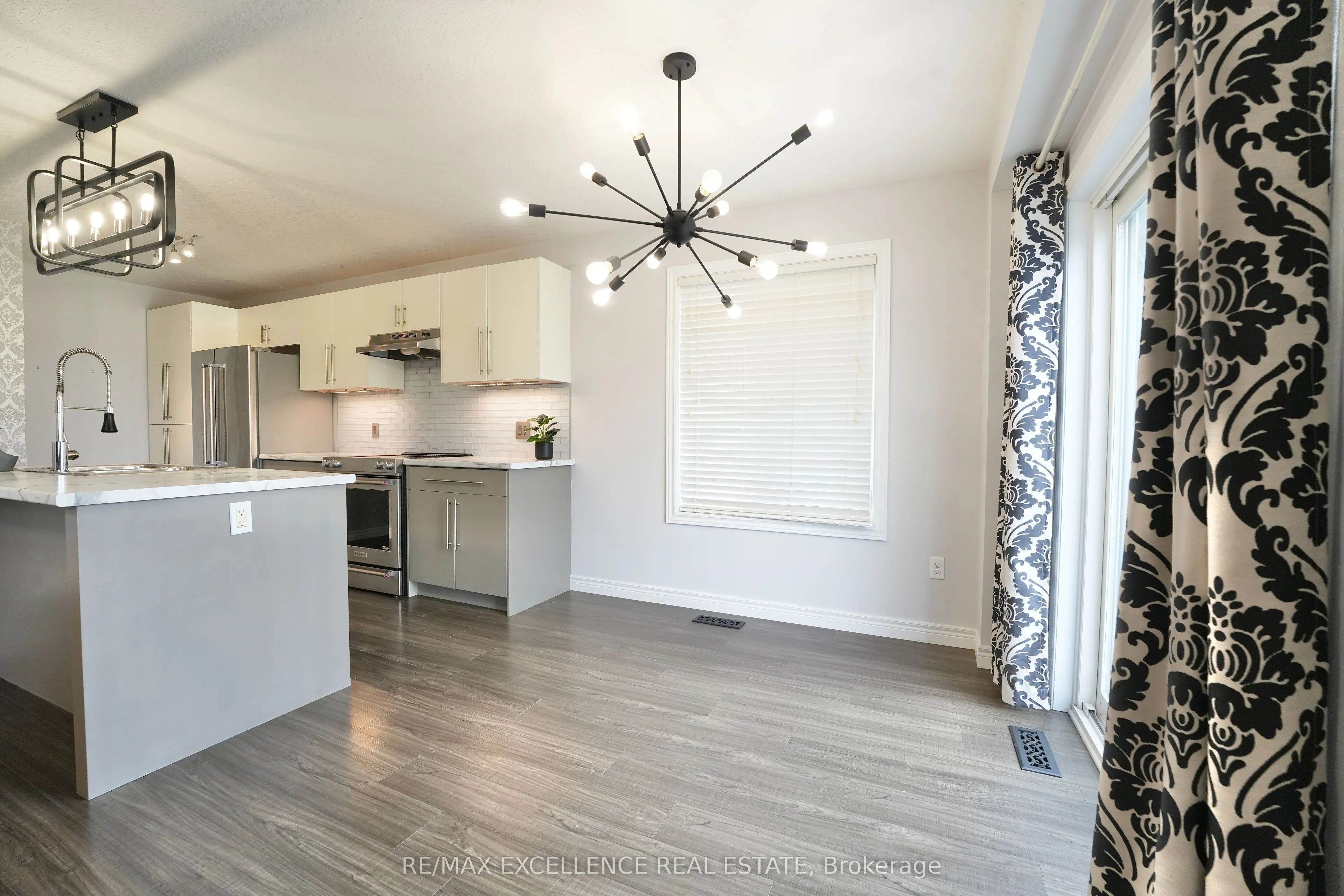 1954 FOXRIDGE Crescent