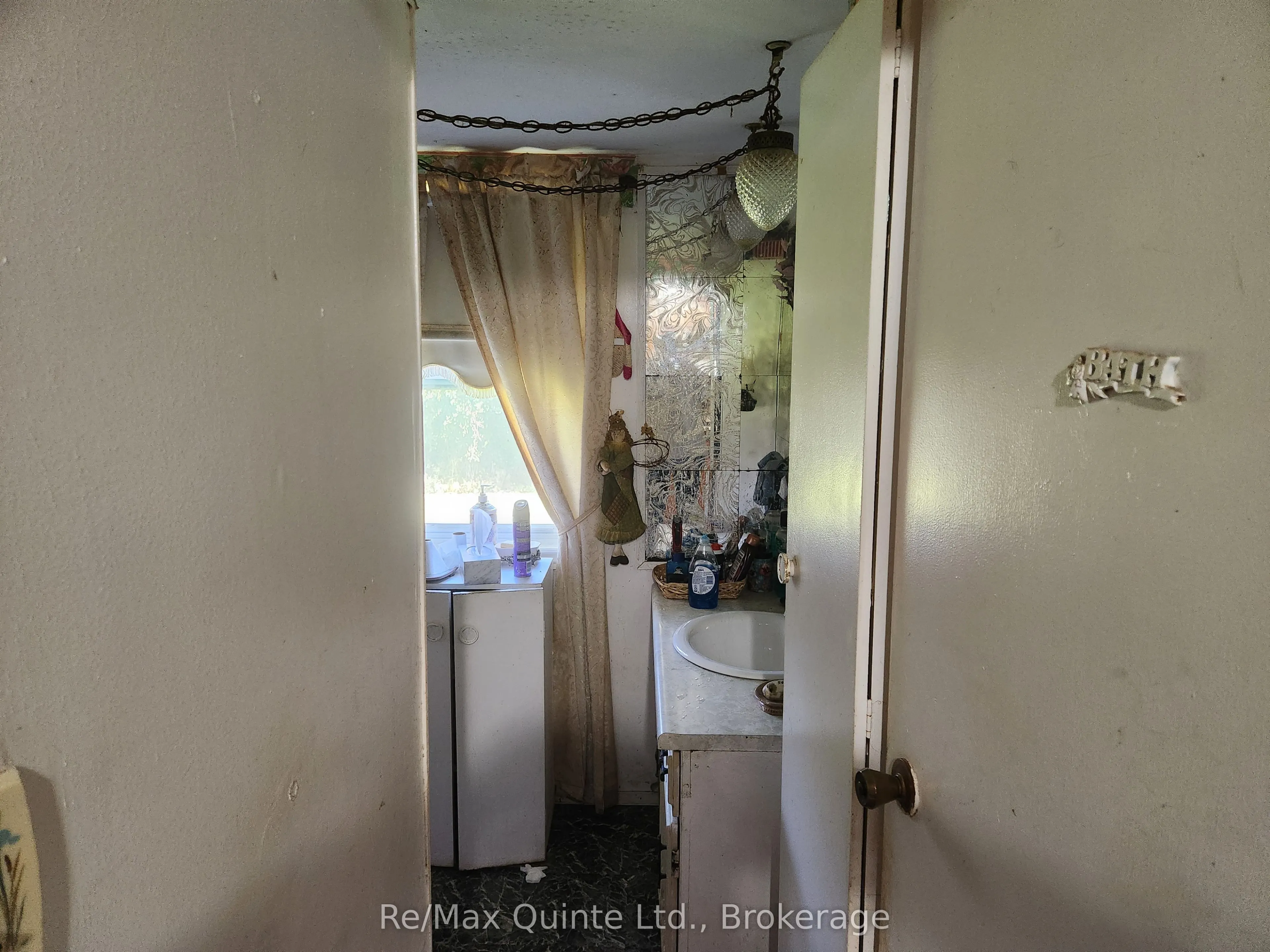 182 Smokes Point Road