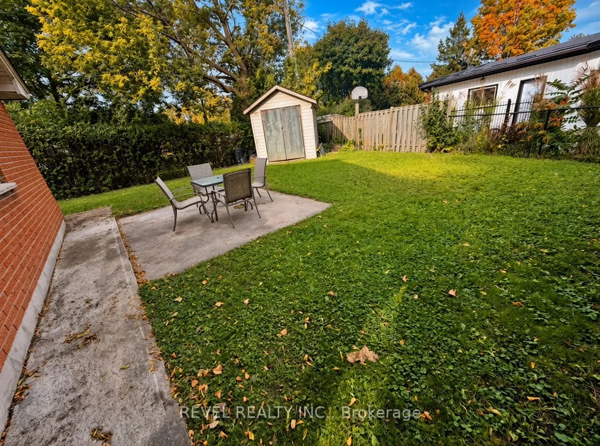 10 Agincourt Gardens