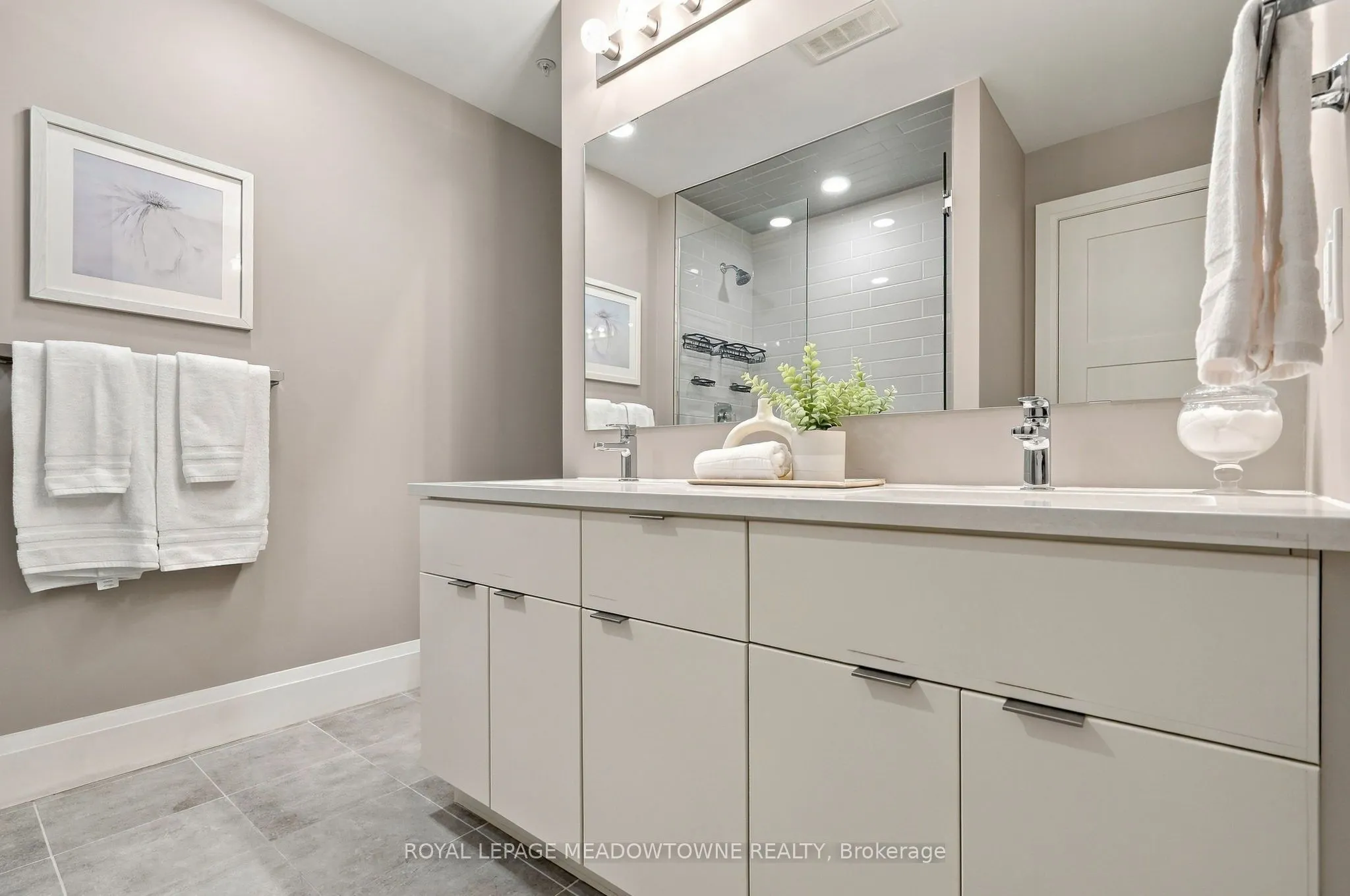 73 Arthur Street S #802