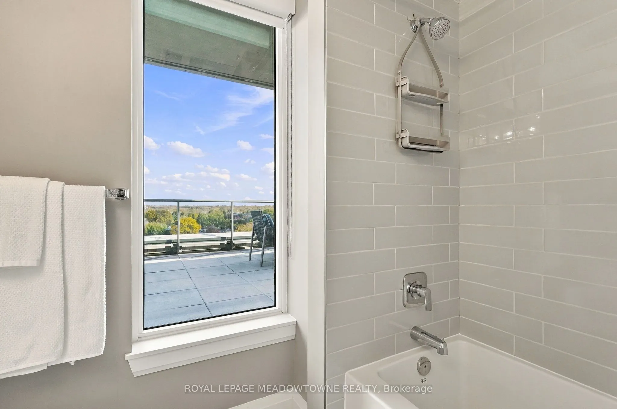 73 Arthur Street S #802