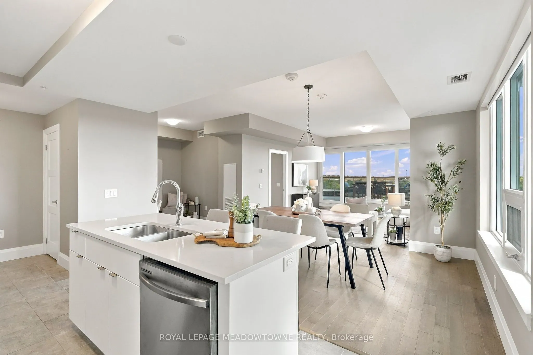 73 Arthur Street S #802