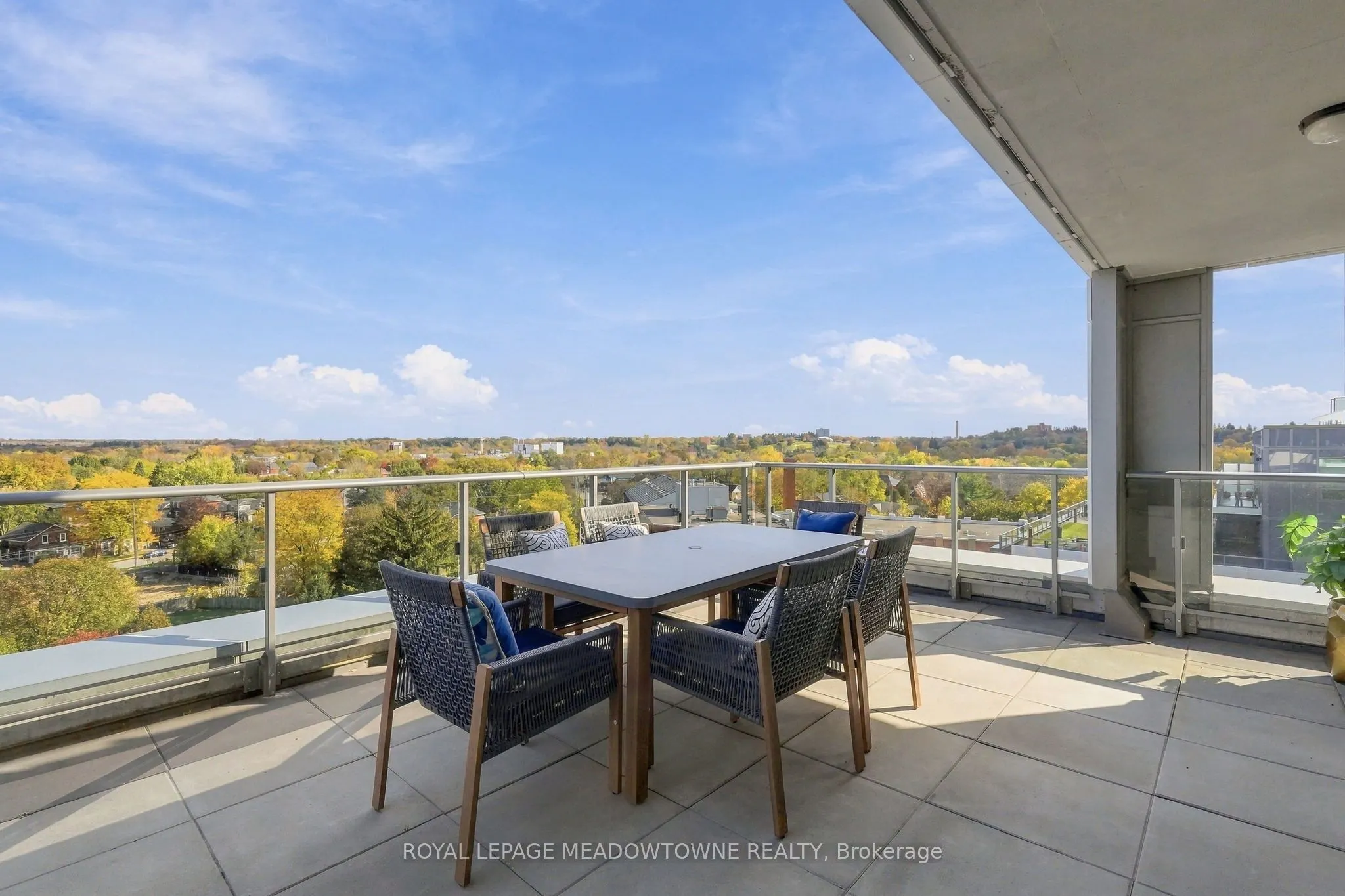 73 Arthur Street S #802