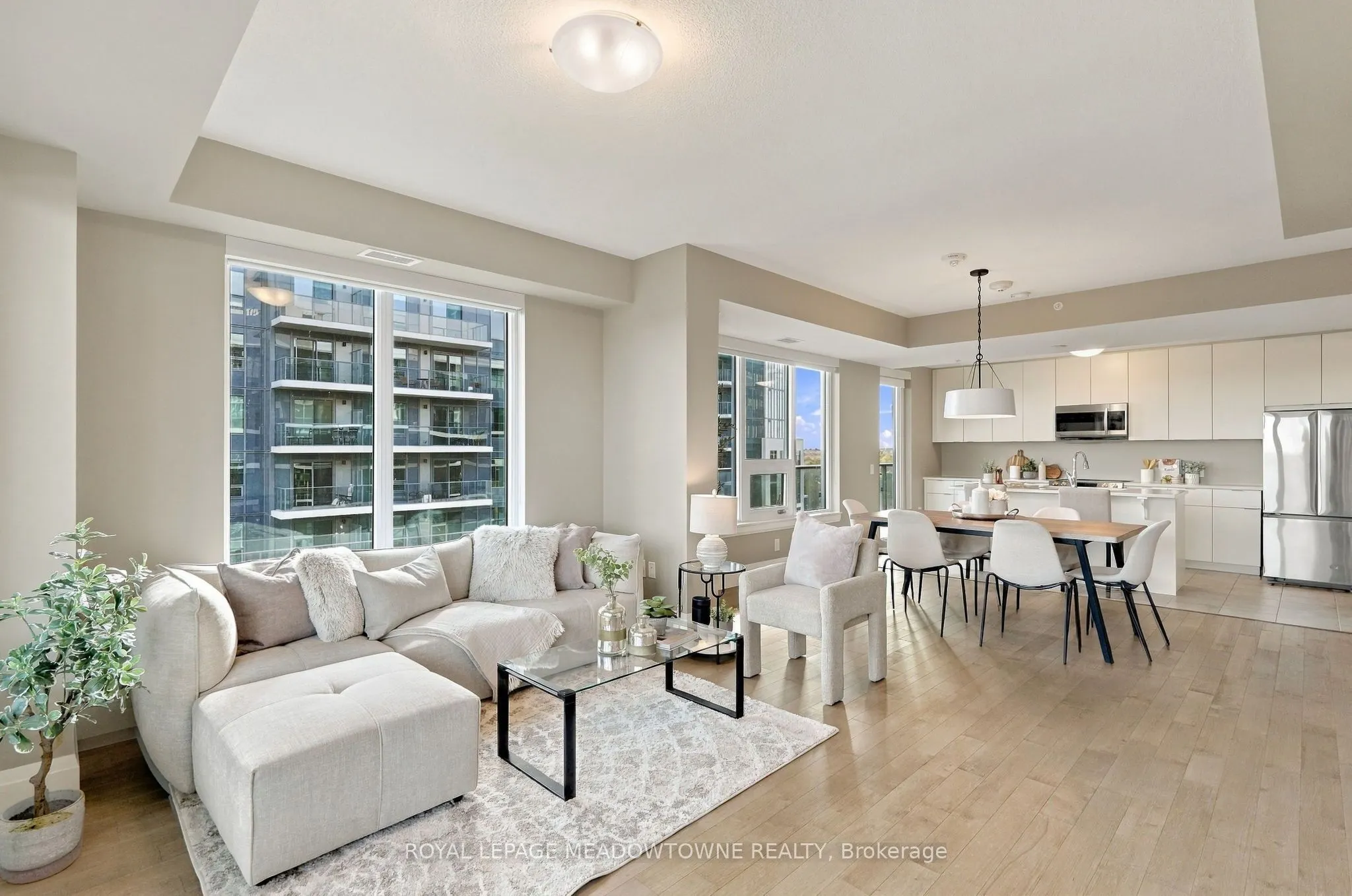 73 Arthur Street S #802