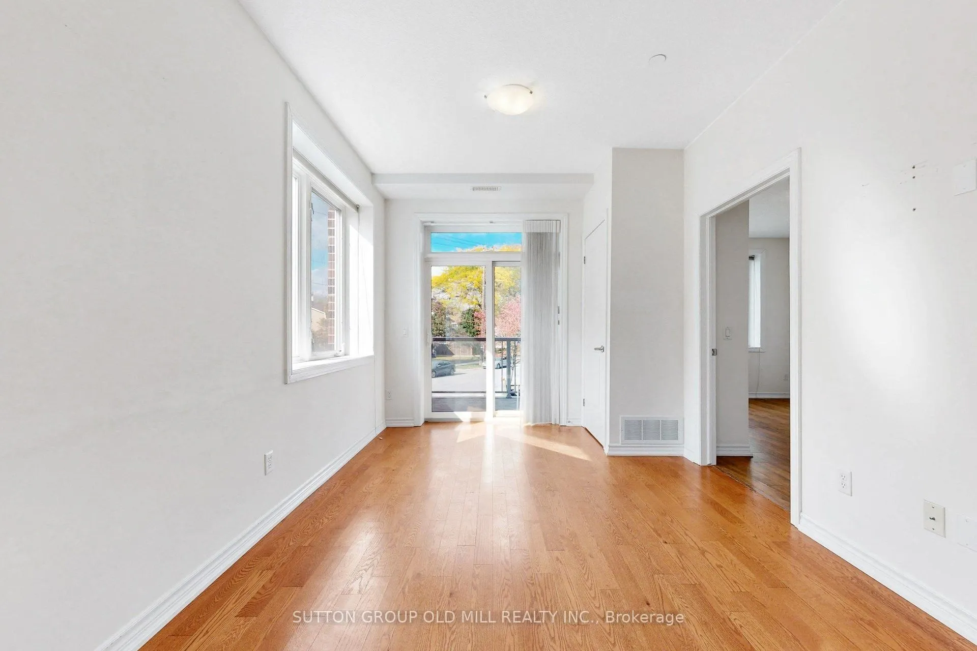 95 Wilson St Street W #102