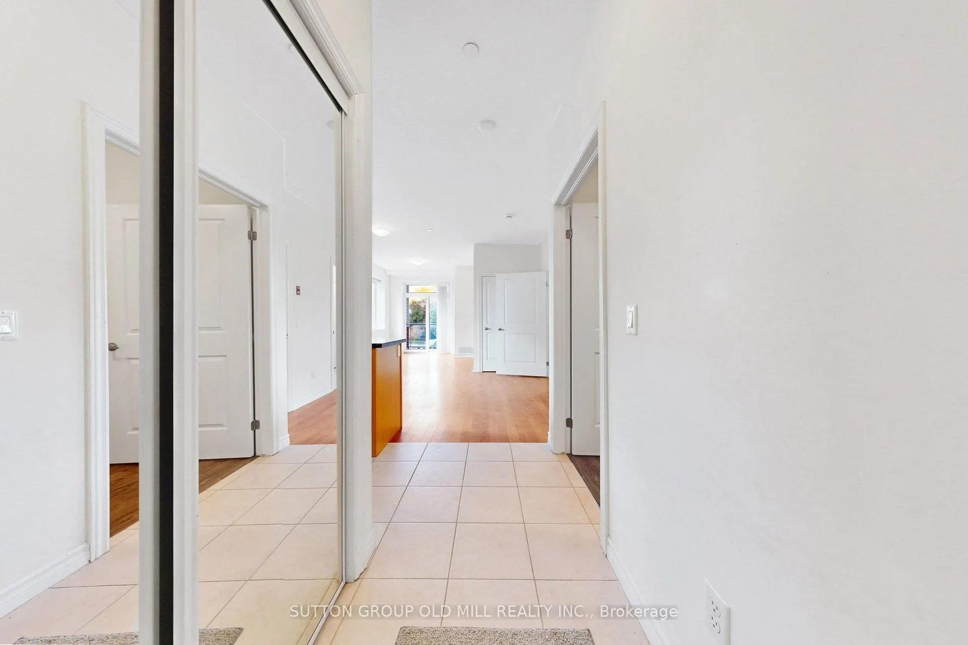 95 Wilson St Street W #102