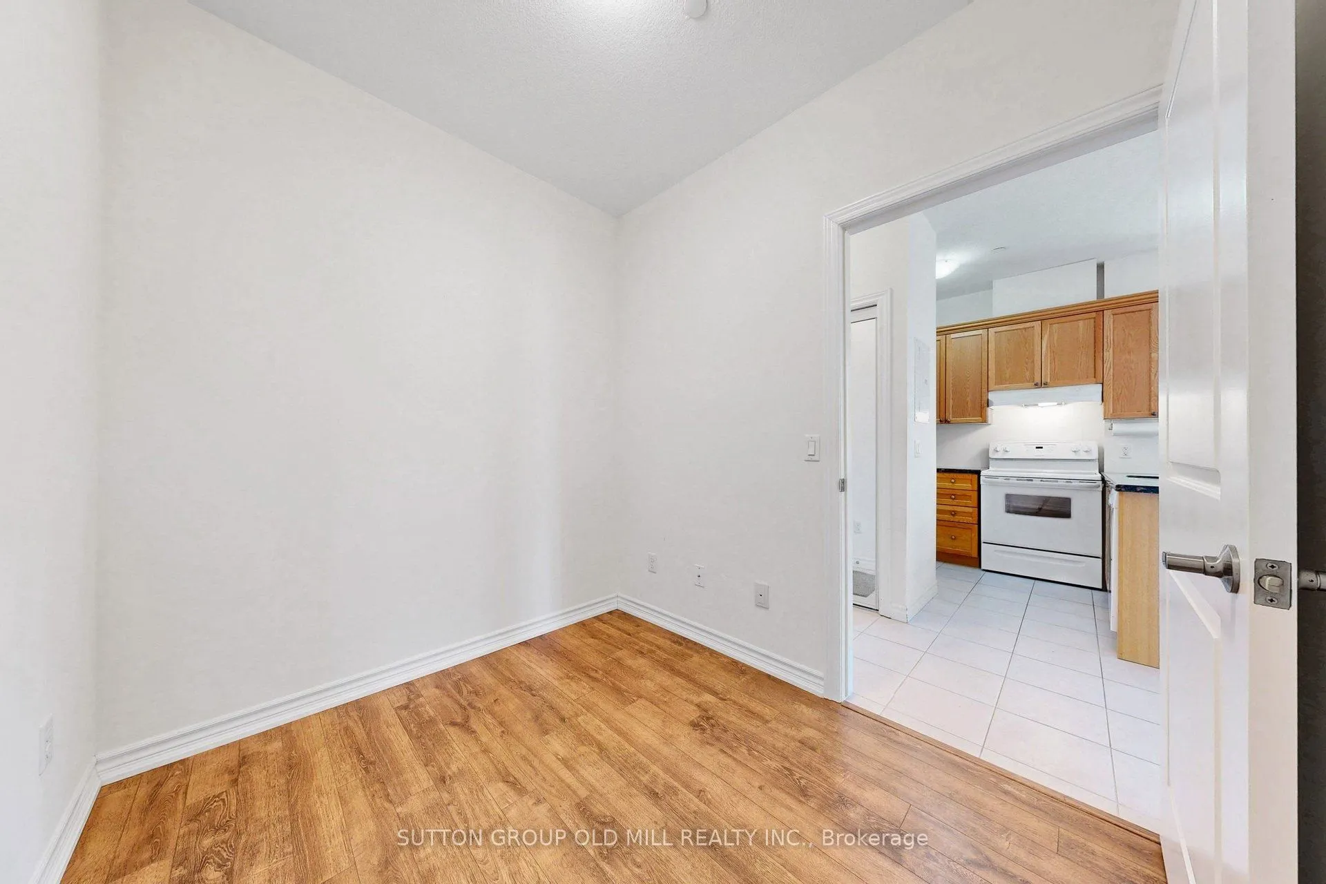 95 Wilson St Street W #102
