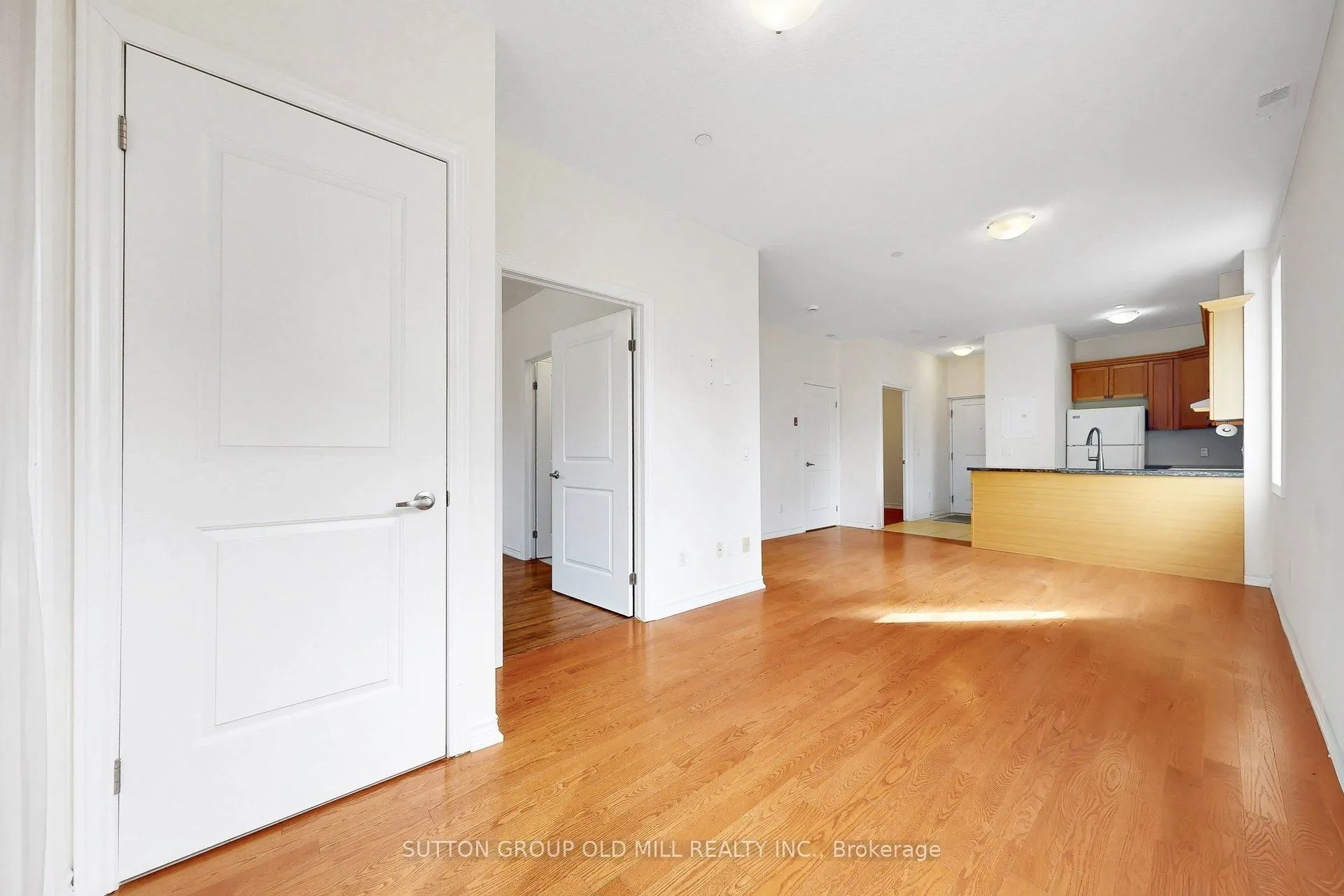 95 Wilson St Street W #102