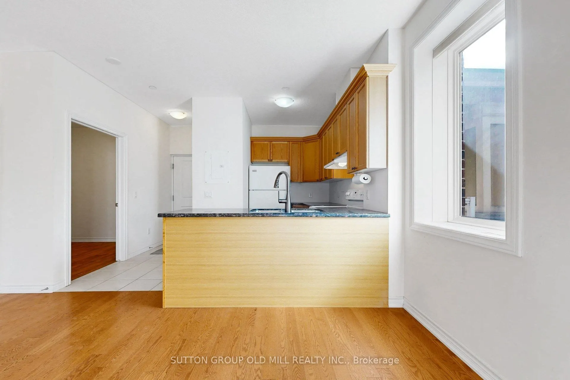 95 Wilson St Street W #102