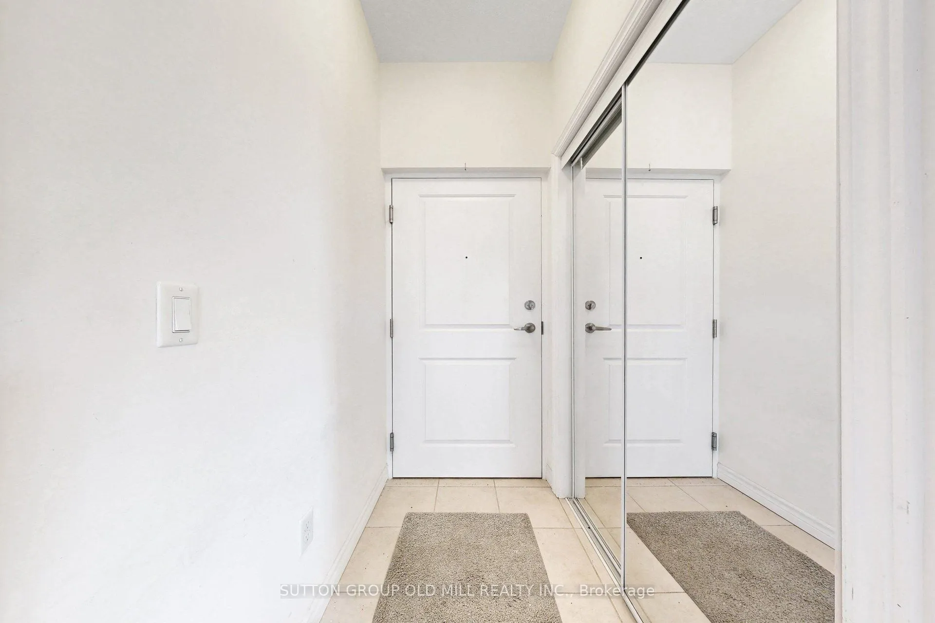 95 Wilson St Street W #102