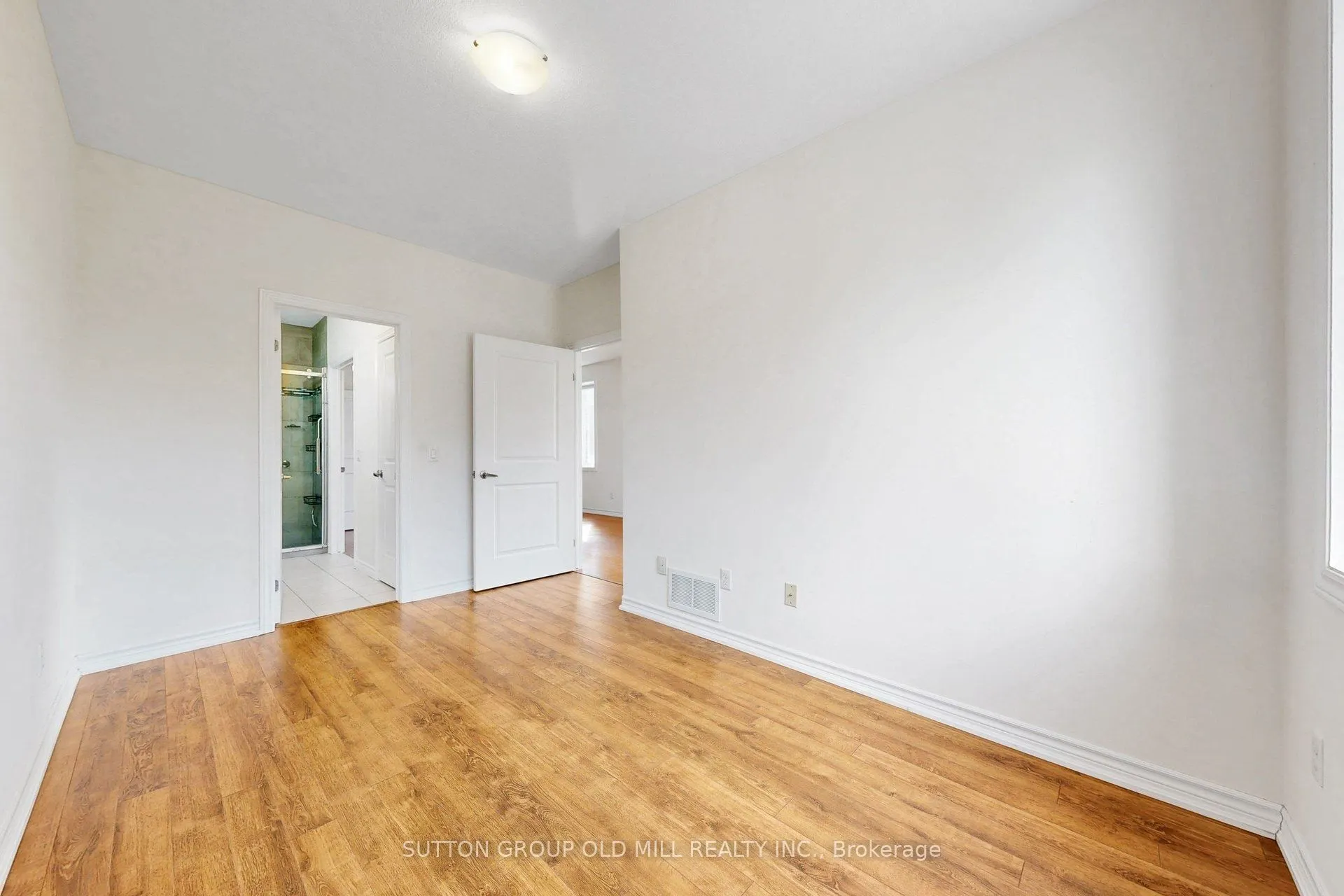 95 Wilson St Street W #102