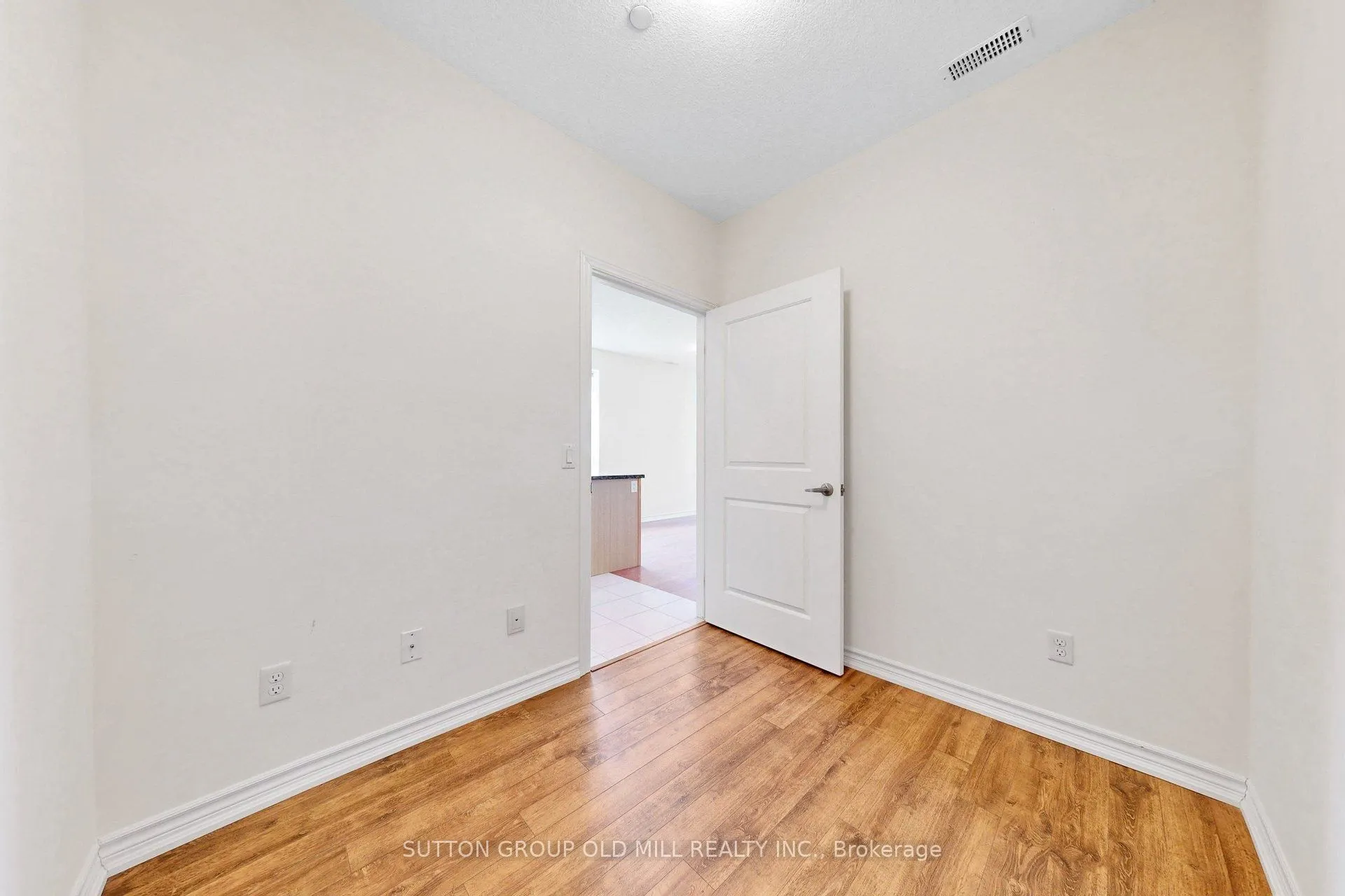 95 Wilson St Street W #102