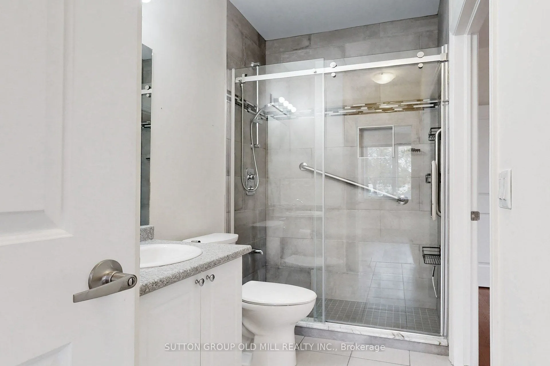 95 Wilson St Street W #102