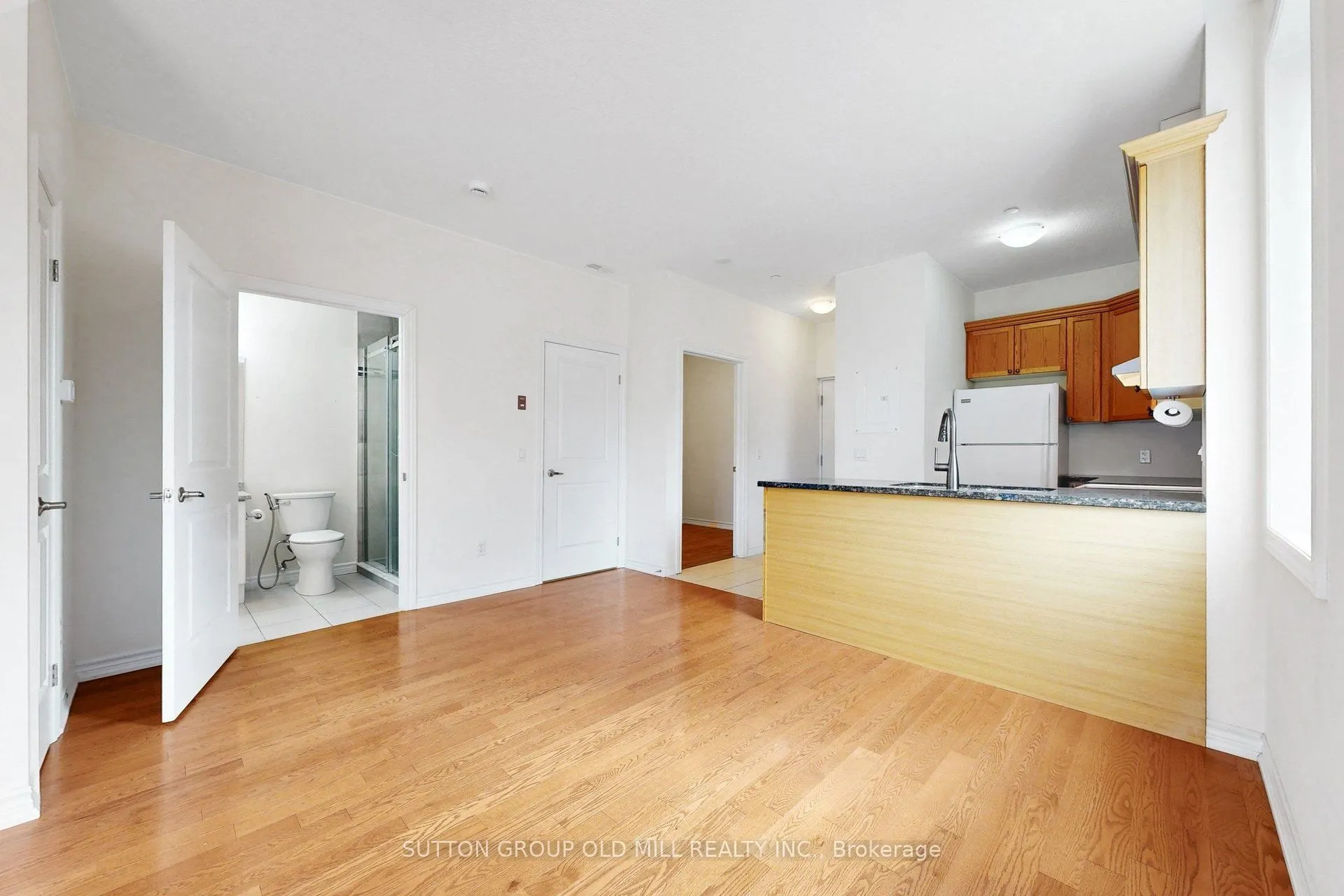 95 Wilson St Street W #102