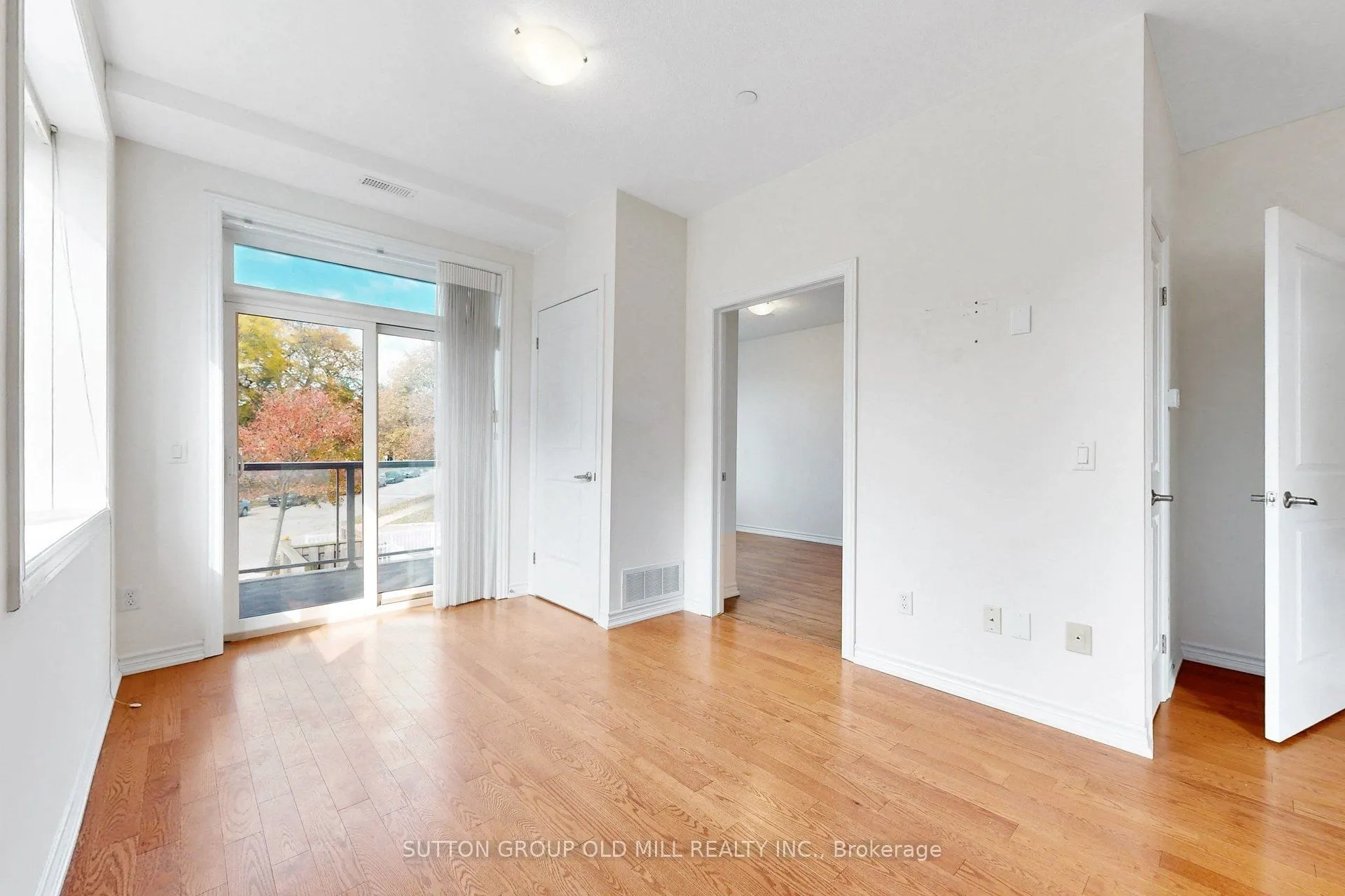 95 Wilson St Street W #102