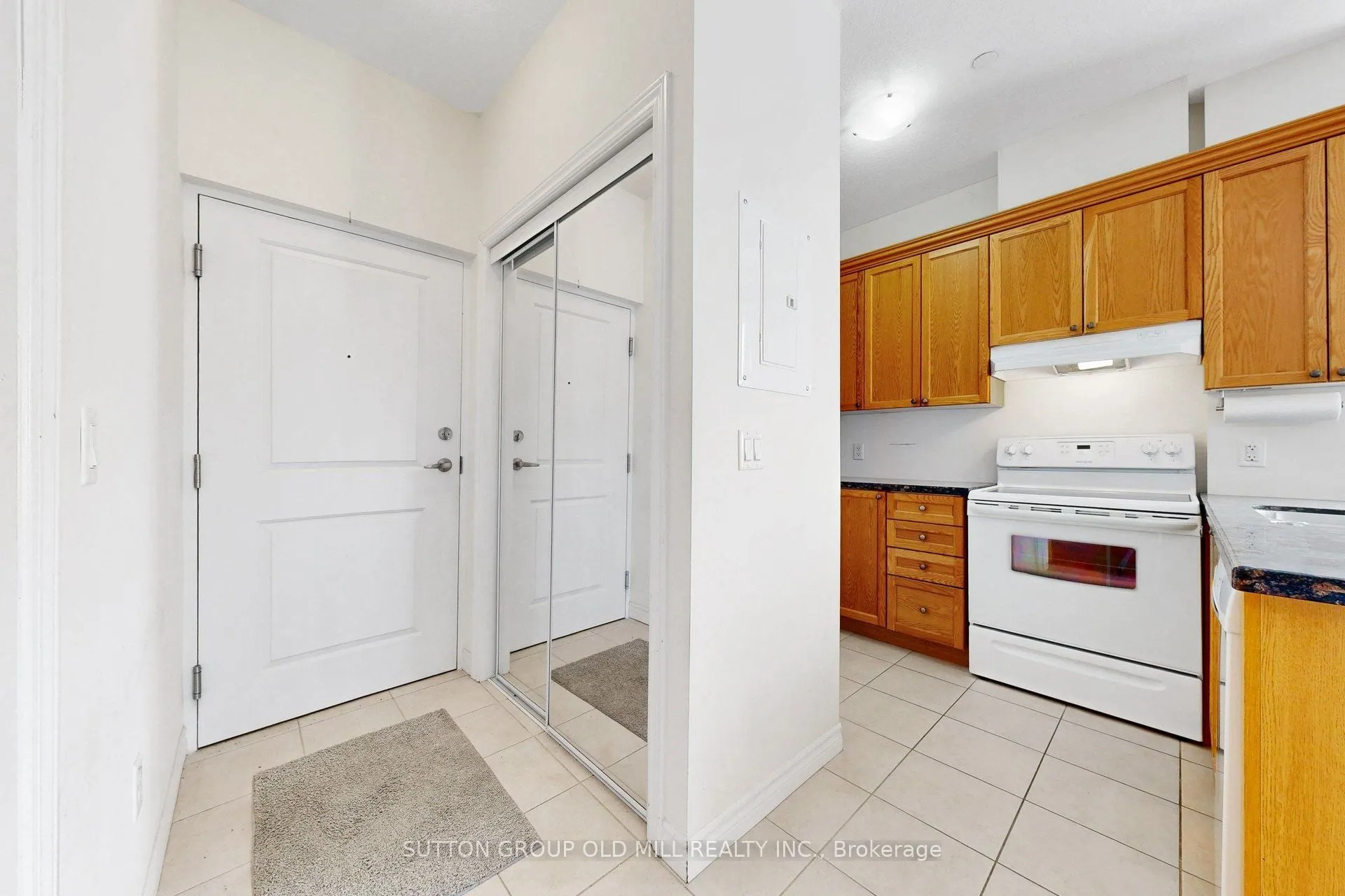 95 Wilson St Street W #102