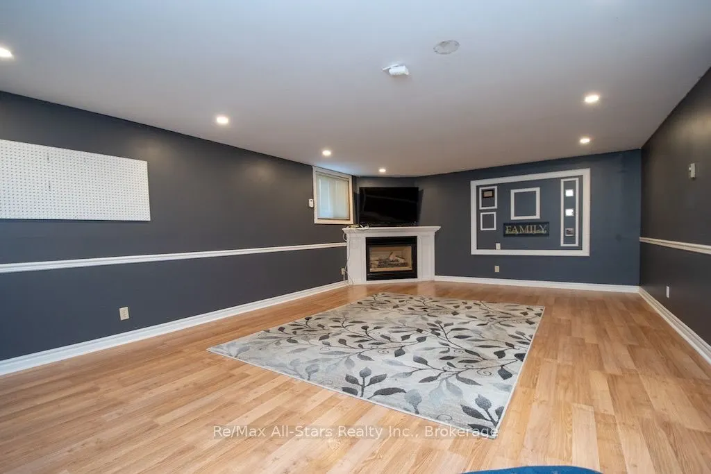 4 Daniel Court