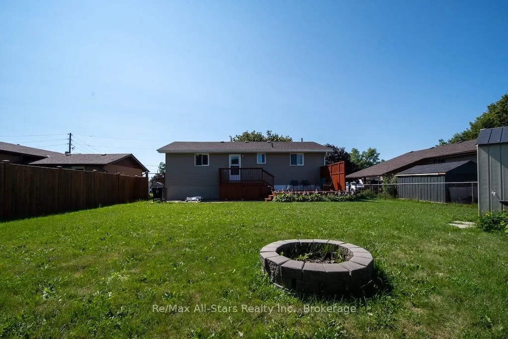 4 Daniel Court